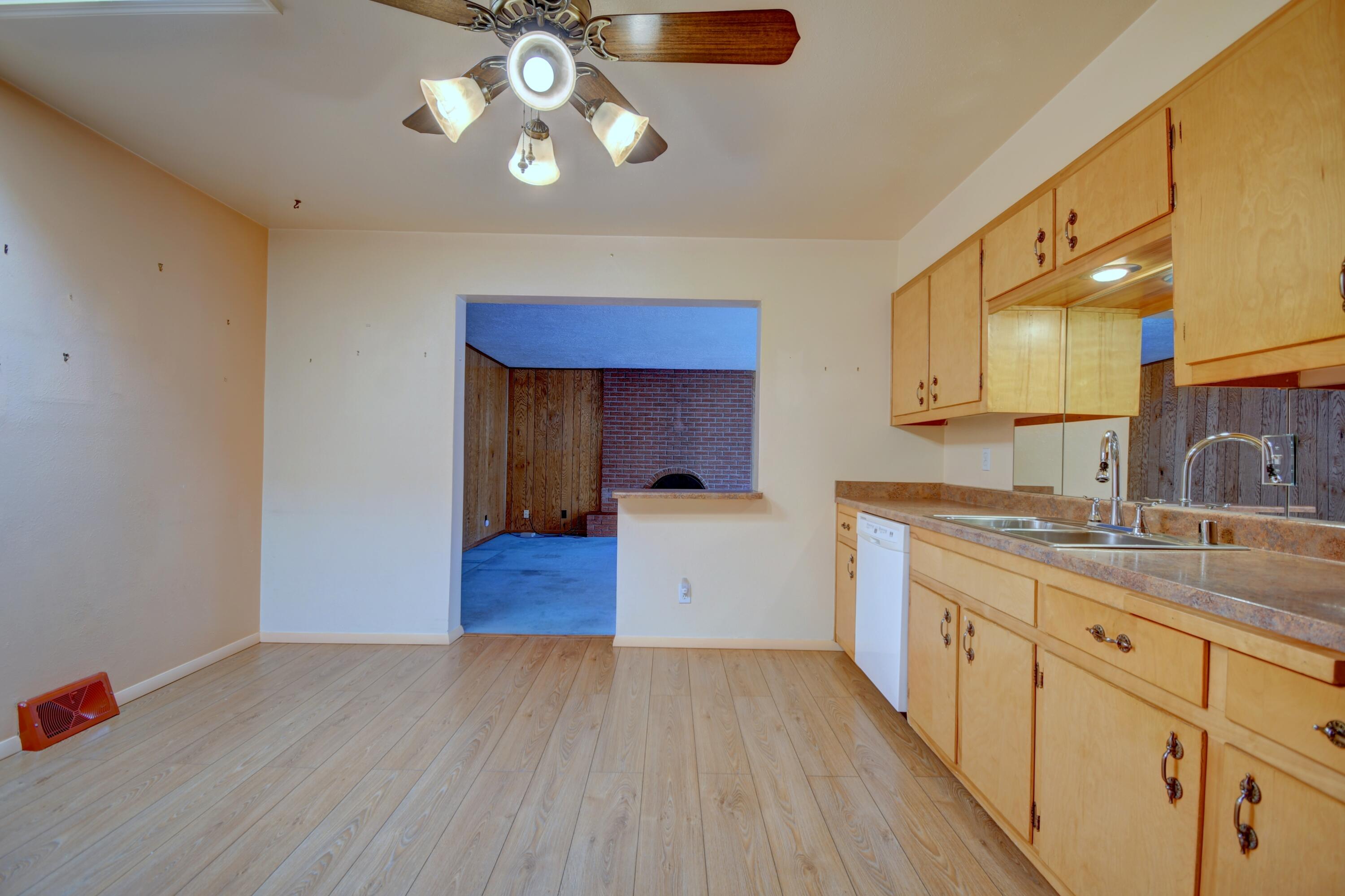 Photo 19 — 3332 Betts Drive NE