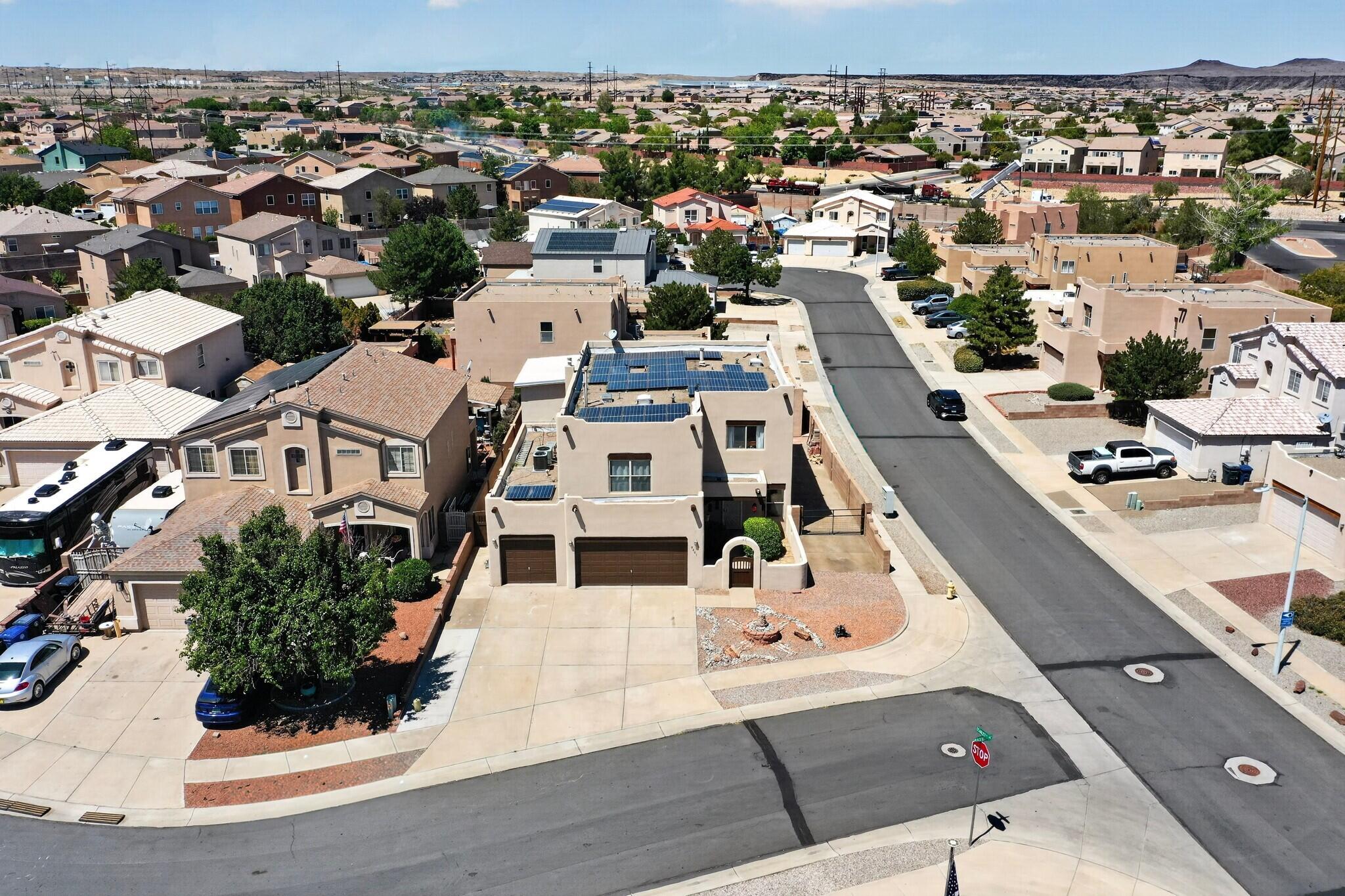 Photo 4 — 8401 Magenta Road NW