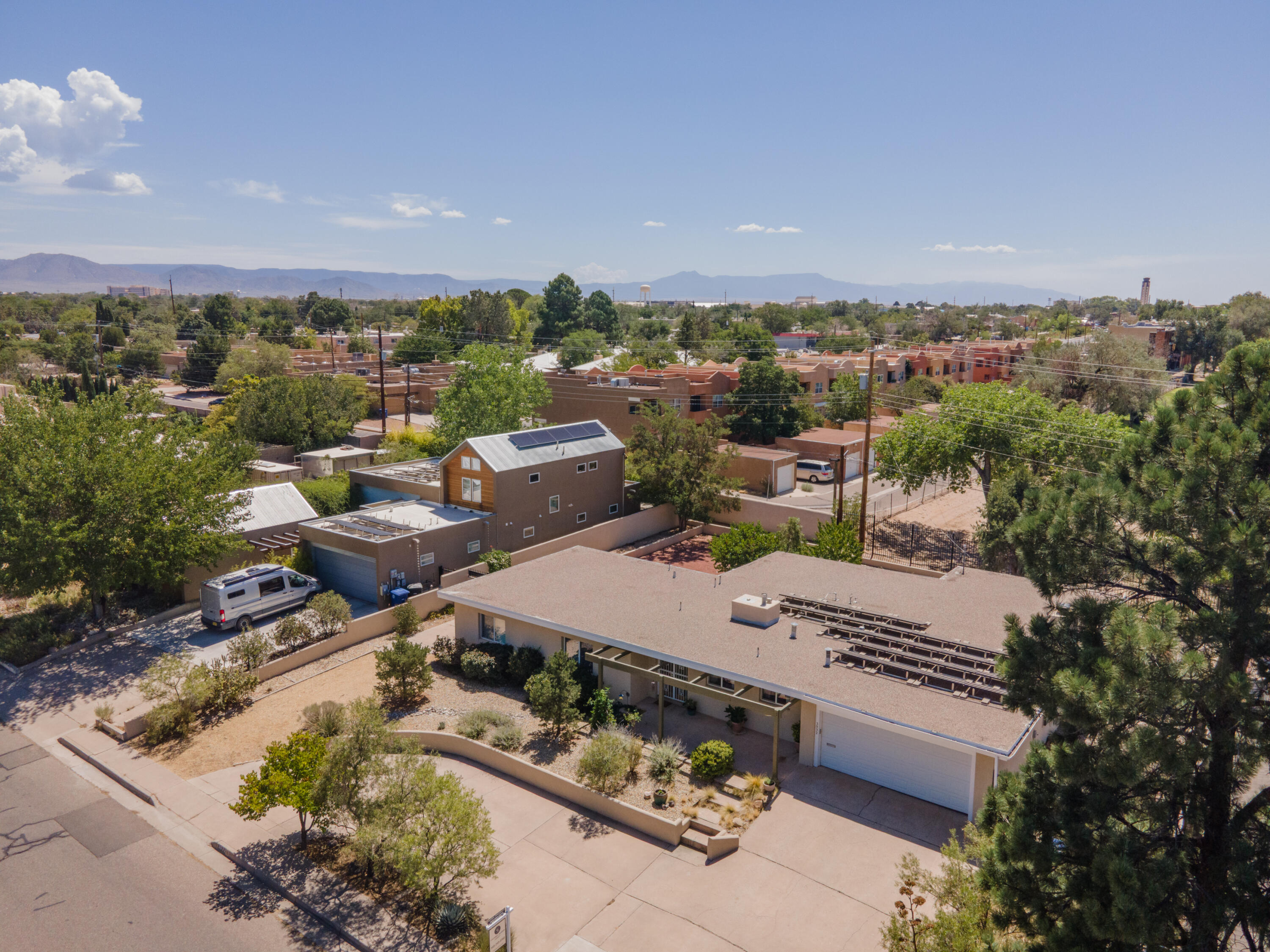Photo 10 — 3032 San Joaquin Avenue SE