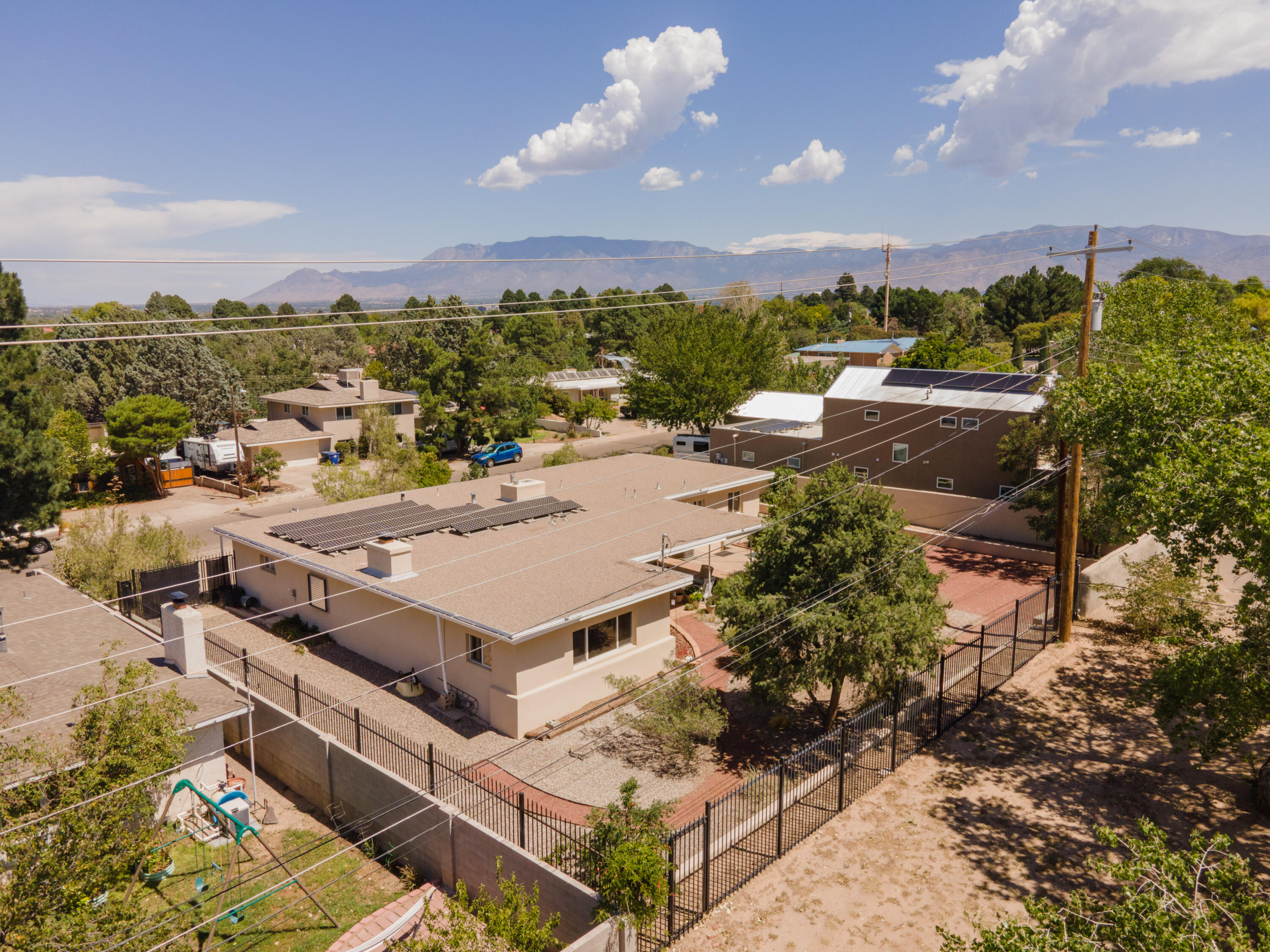 Photo 8 — 3032 San Joaquin Avenue SE