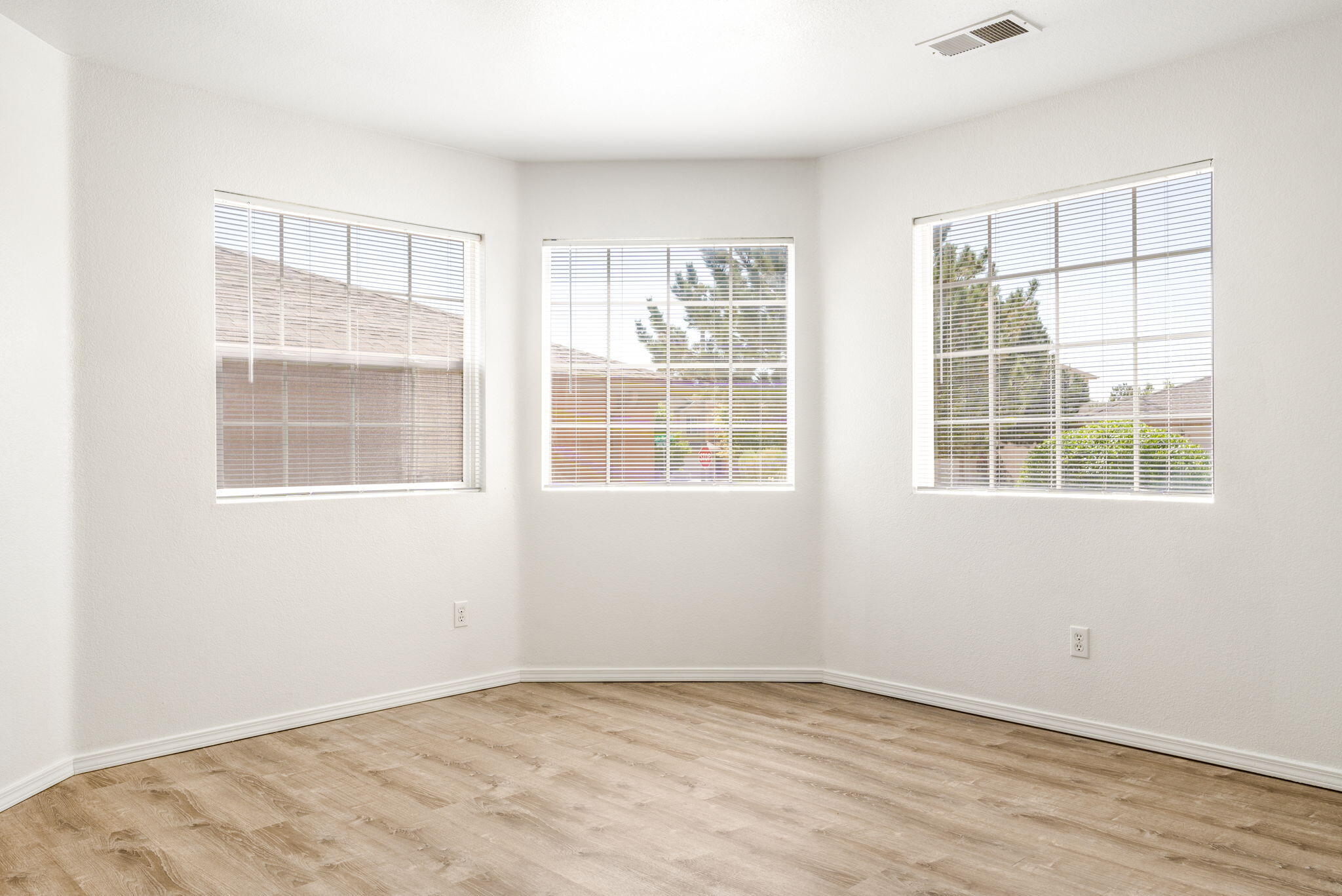 Photo 13 — 7805 Latir Mesa Road NW