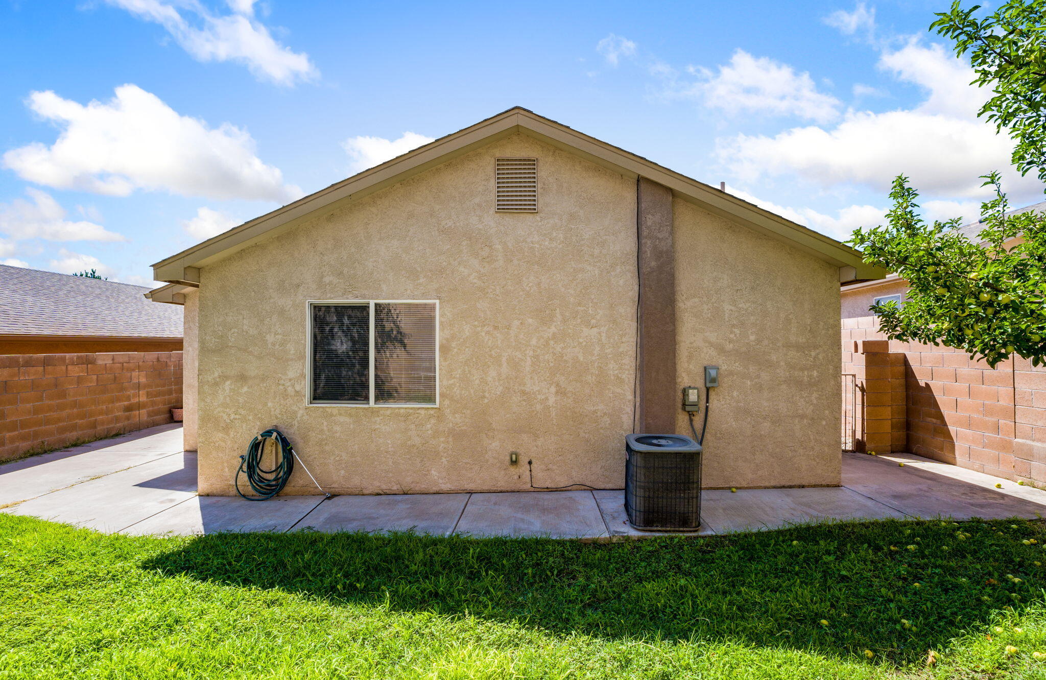 Photo 2 — 7805 Latir Mesa Road NW
