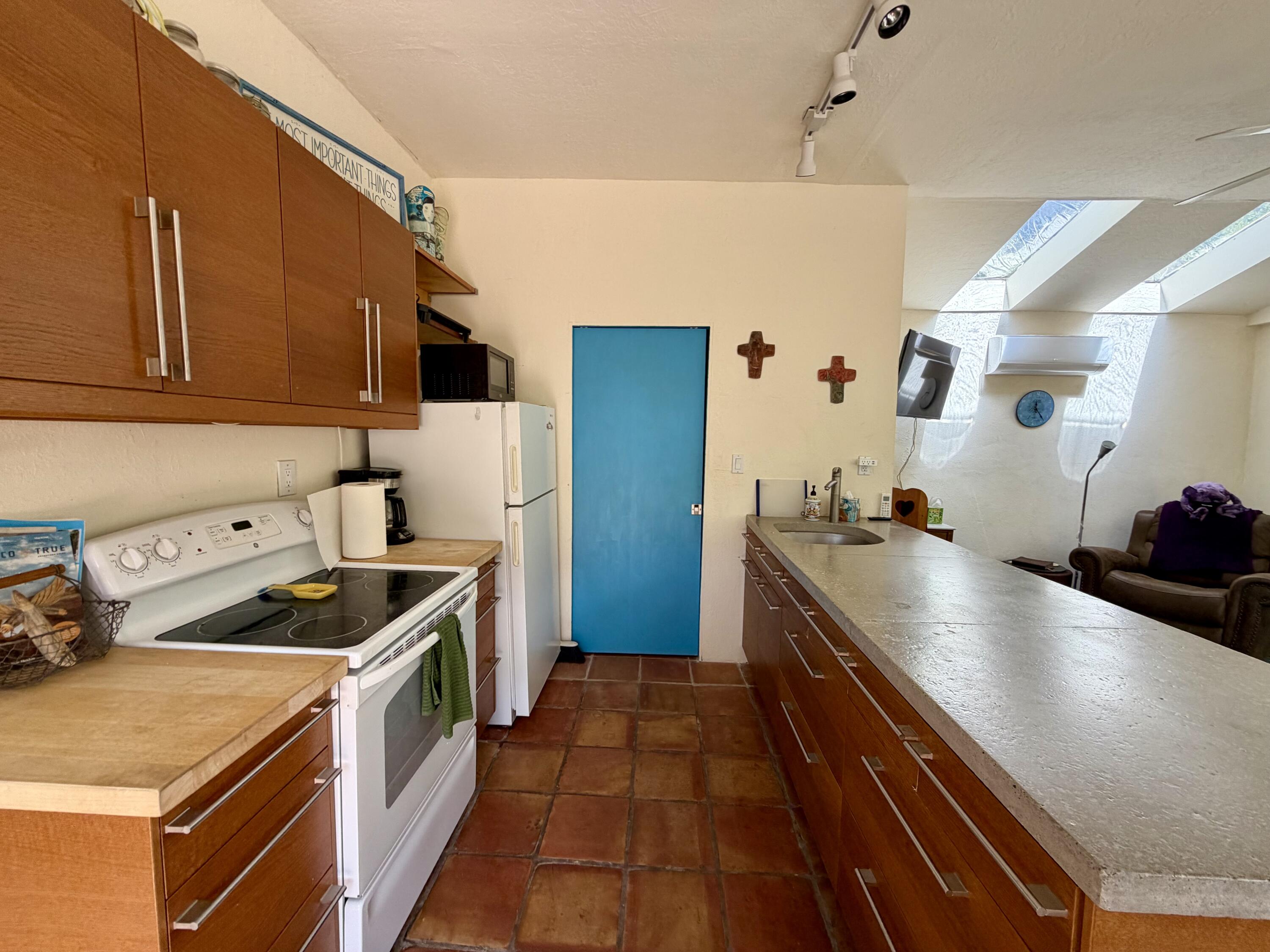 Photo 10 — 680 Mooney Boulevard