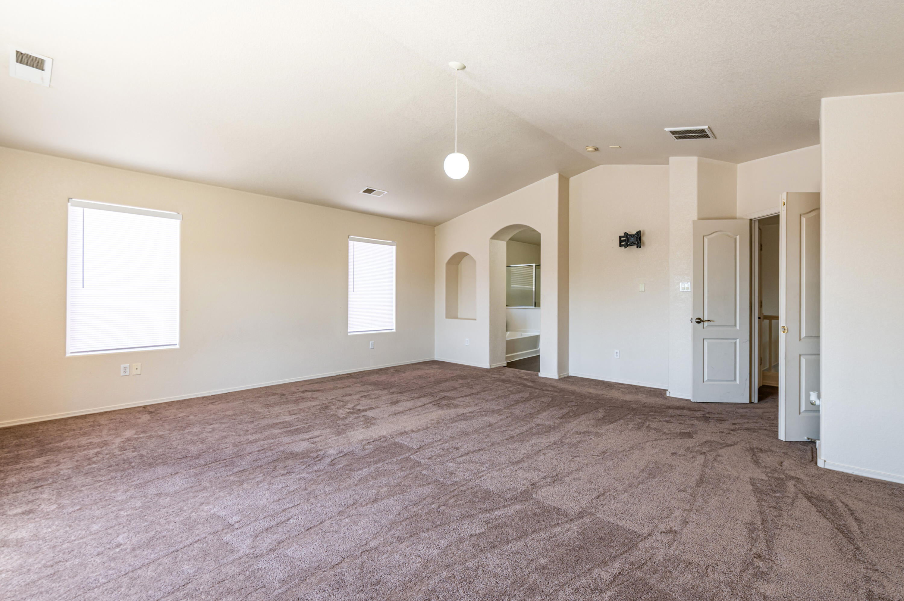 Photo 20 — 1021 Toscana Drive SE