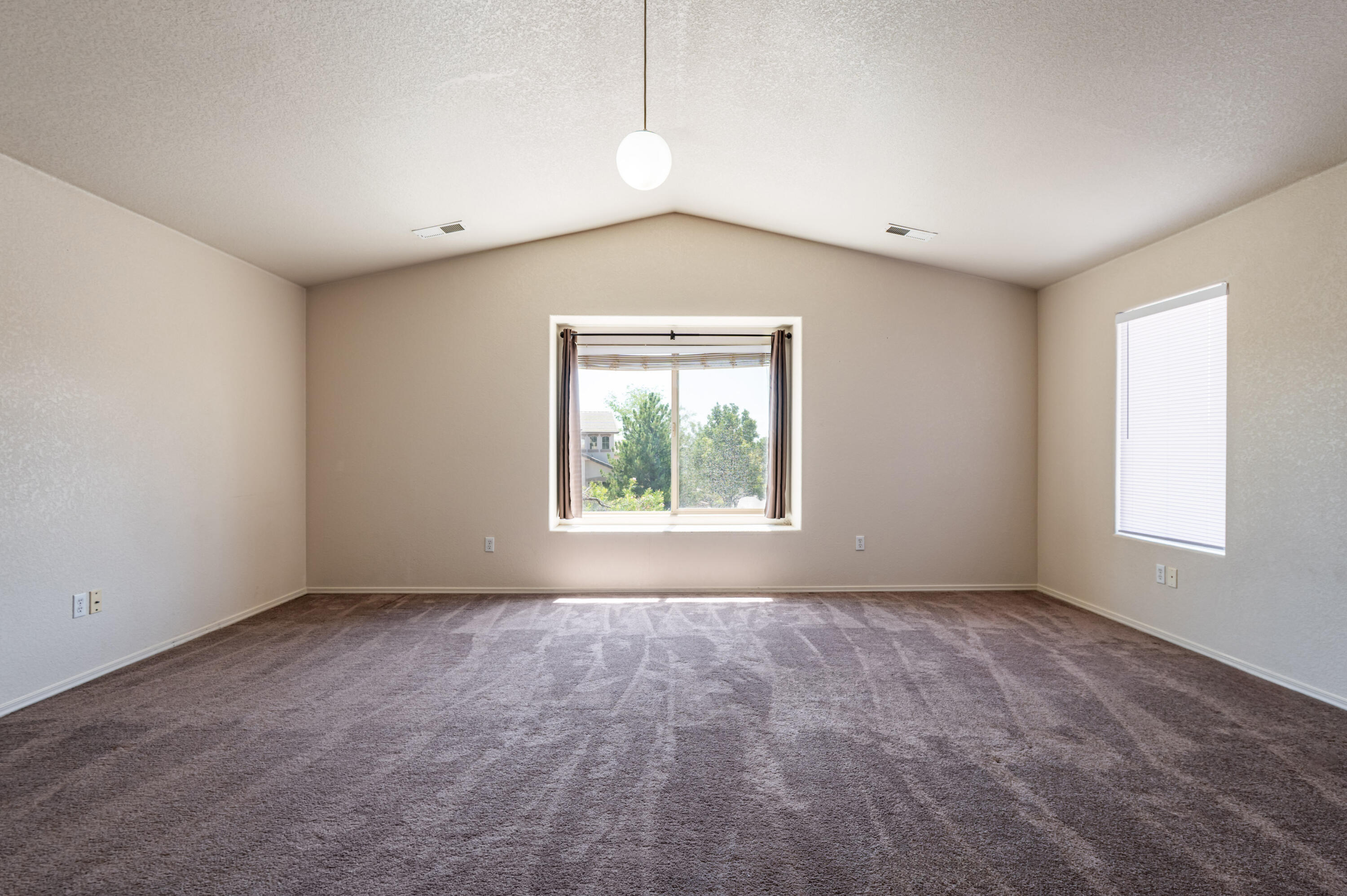 Photo 18 — 1021 Toscana Drive SE