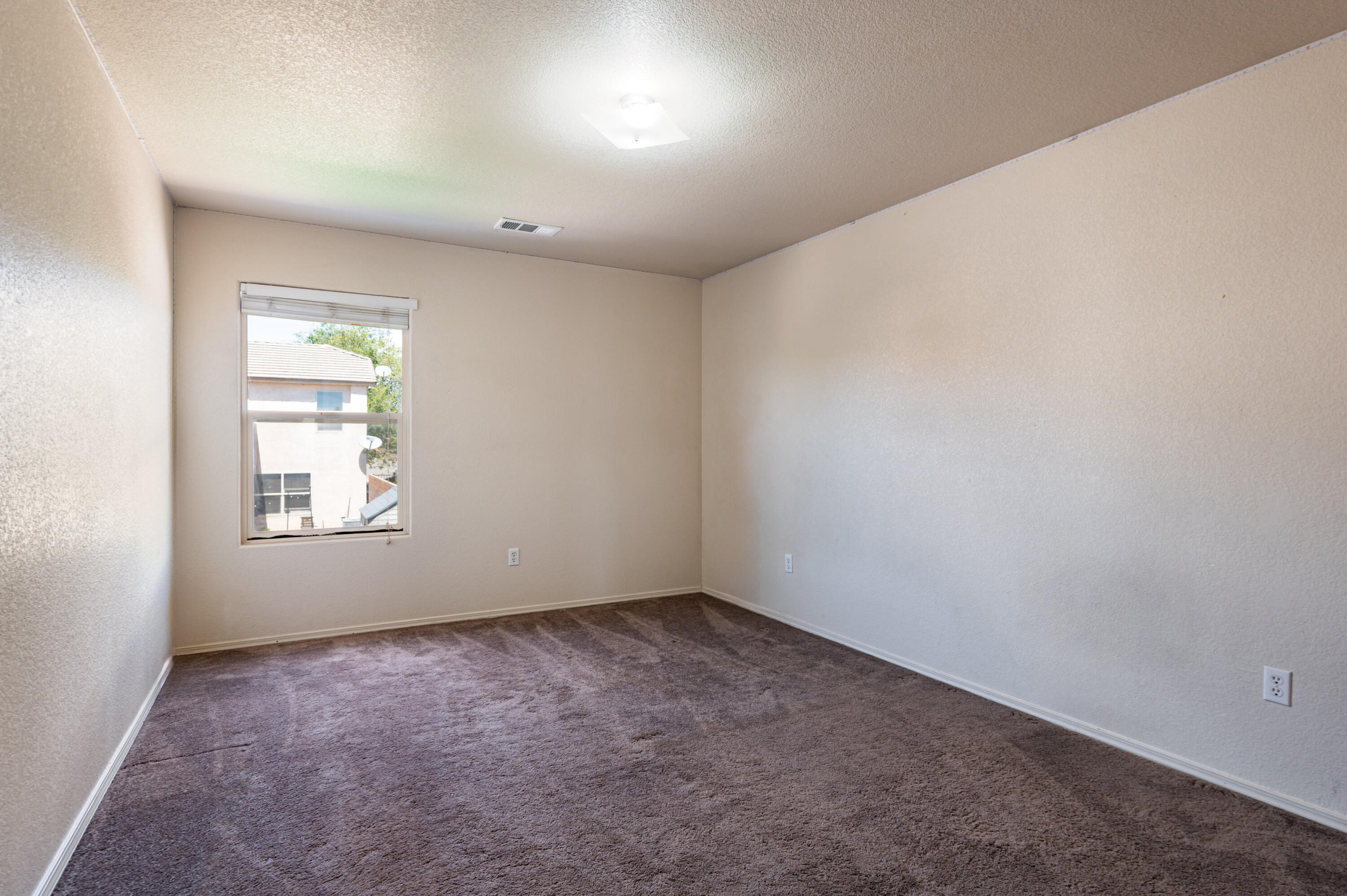 Photo 12 — 1021 Toscana Drive SE