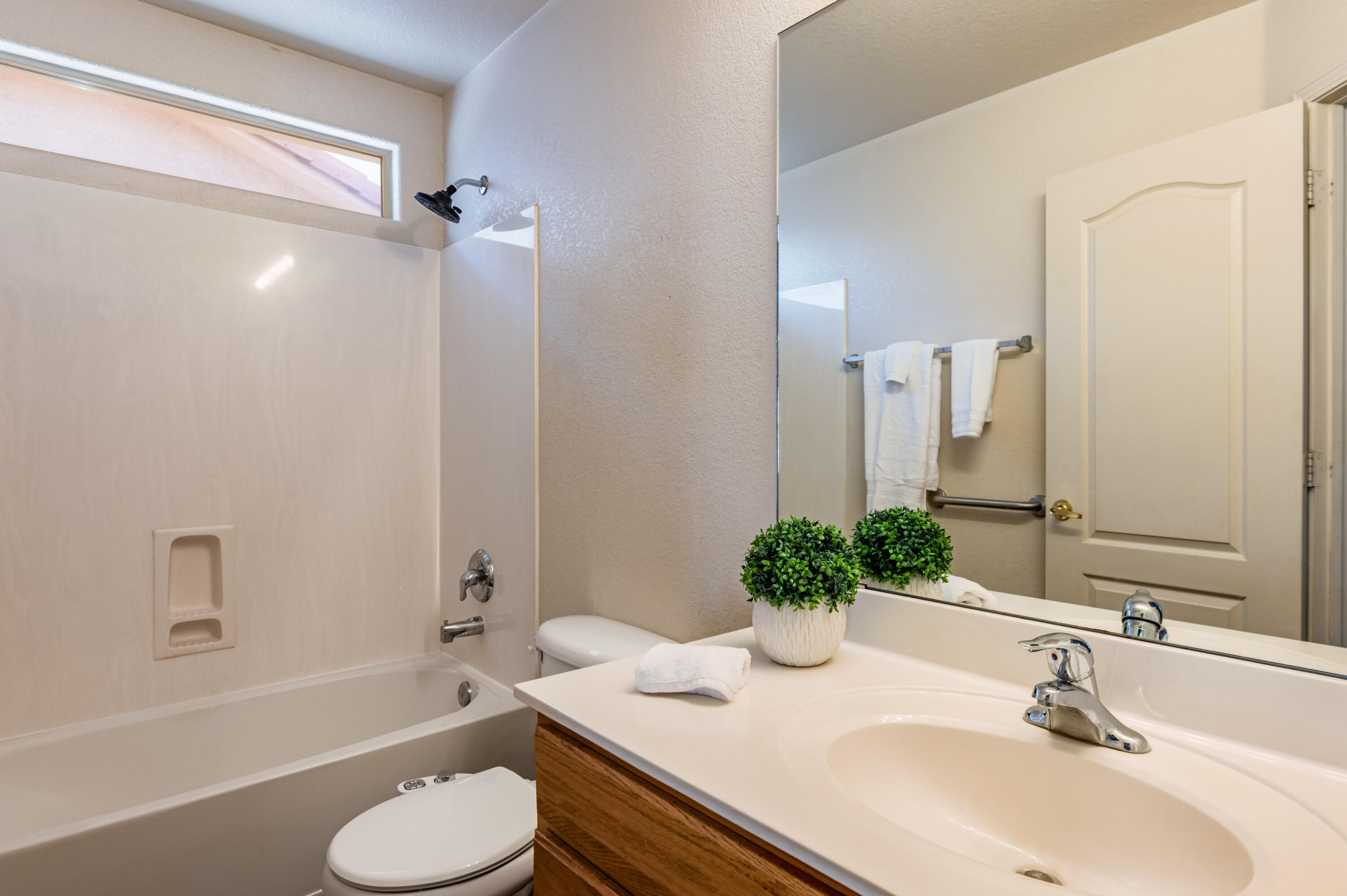 Photo 6 — 1021 Toscana Drive SE