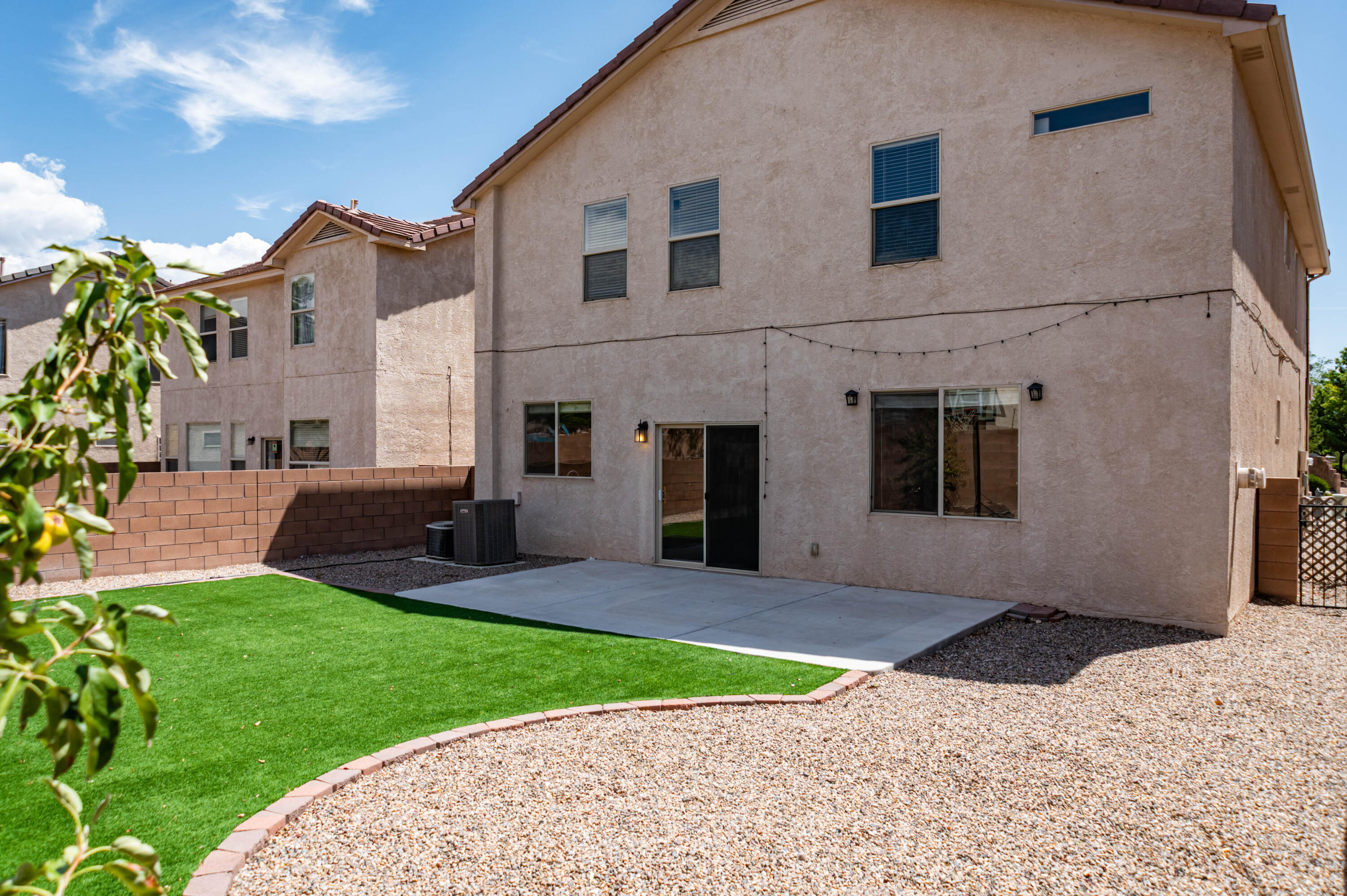 Photo 5 — 1021 Toscana Drive SE