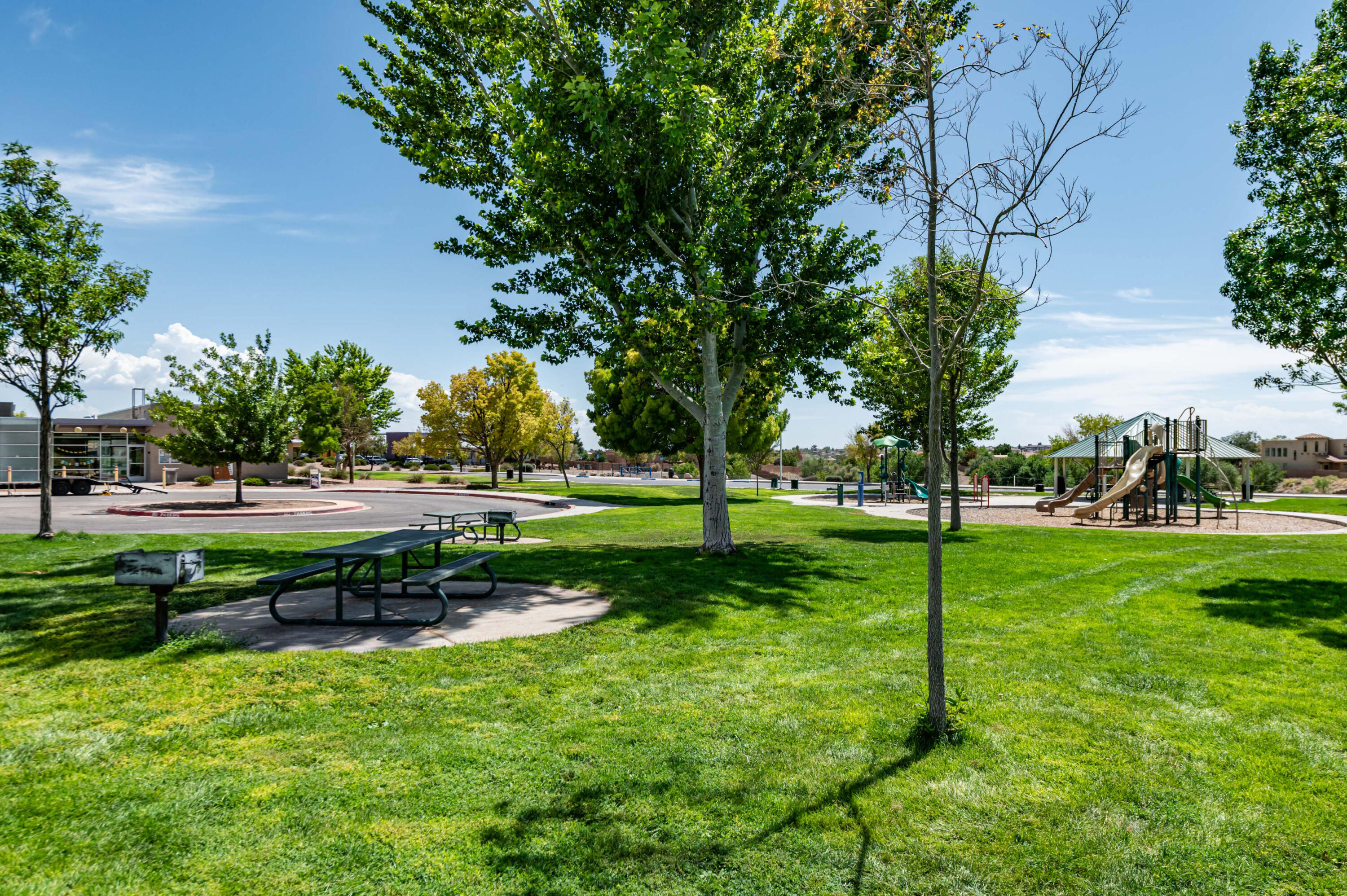 Photo 3 — 1021 Toscana Drive SE