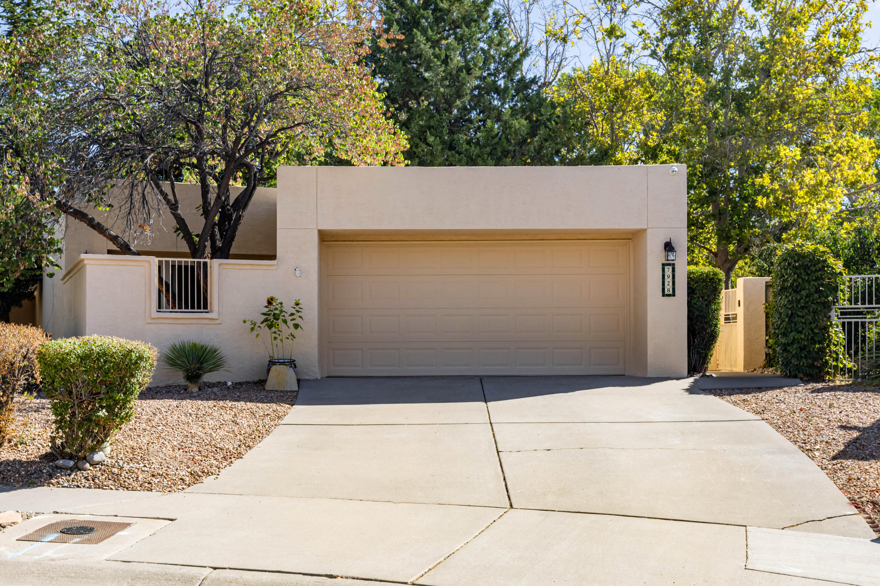7928 Woodhaven Drive NE, Albuquerque, NM 87109