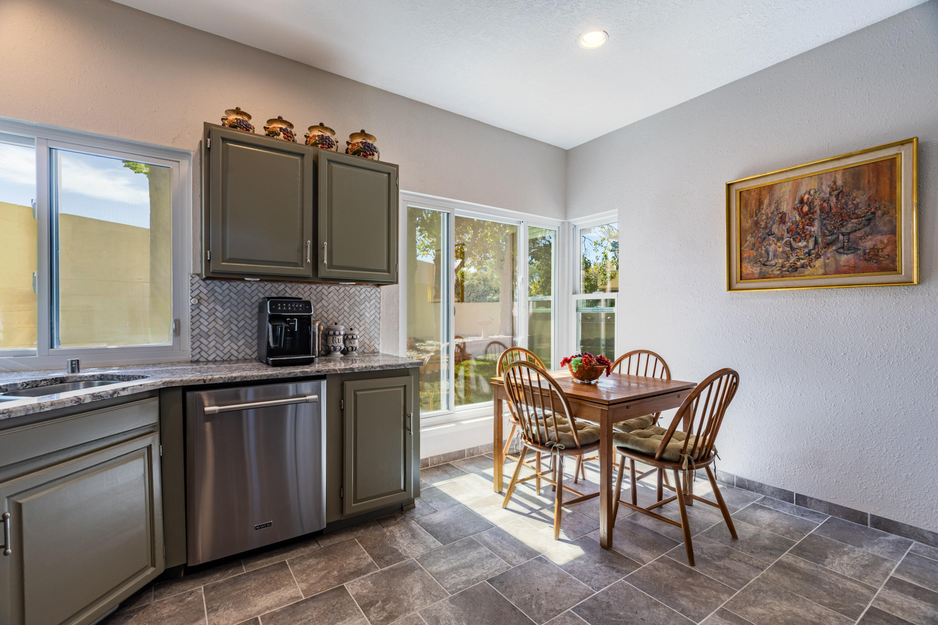 Photo 20 — 7928 Woodhaven Drive NE