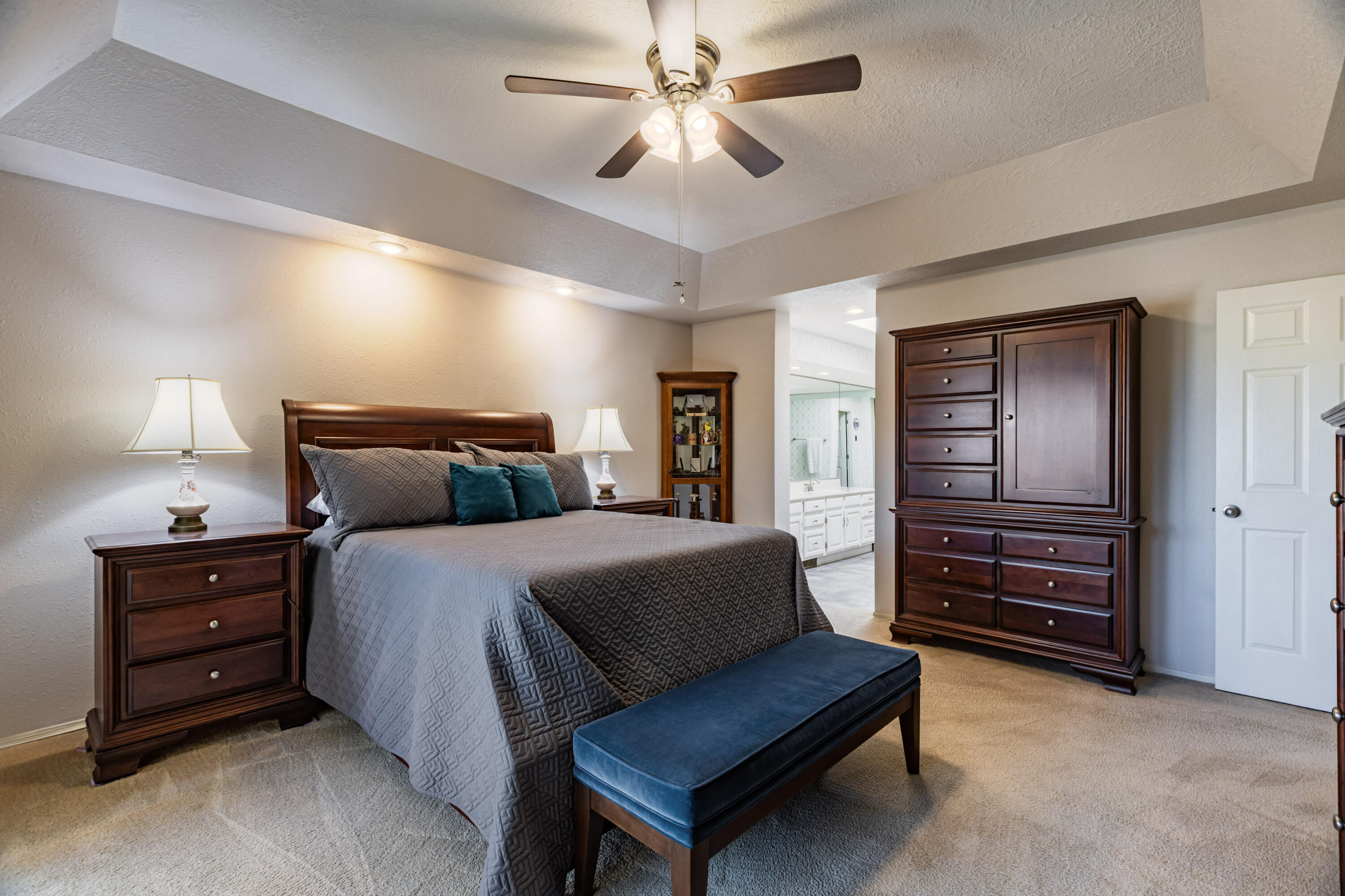 Photo 17 — 7928 Woodhaven Drive NE
