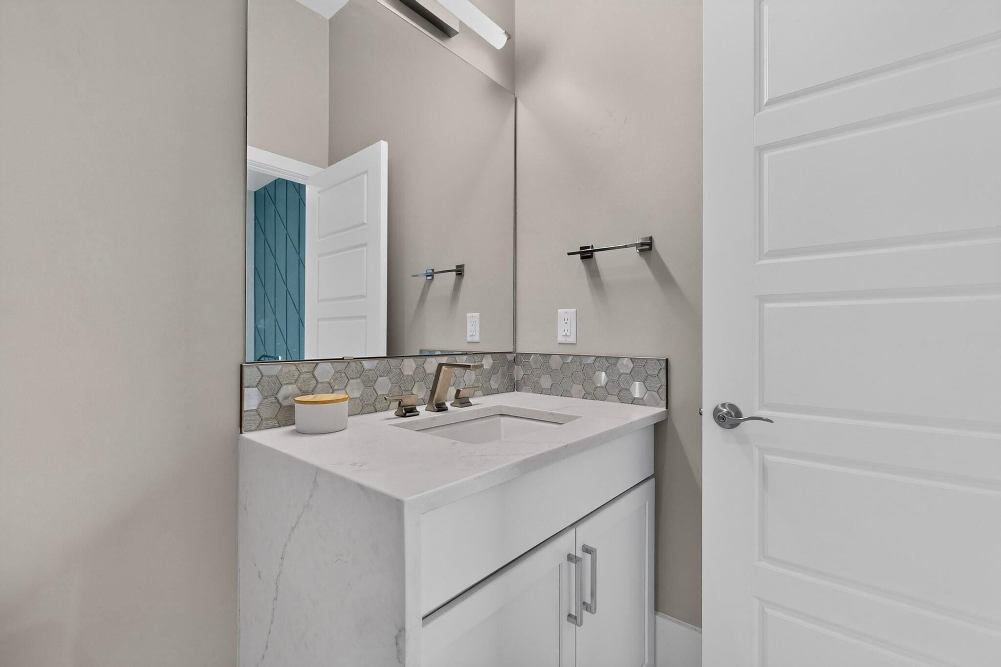 Photo 17 — 6201 Casa Blanca Drive NW