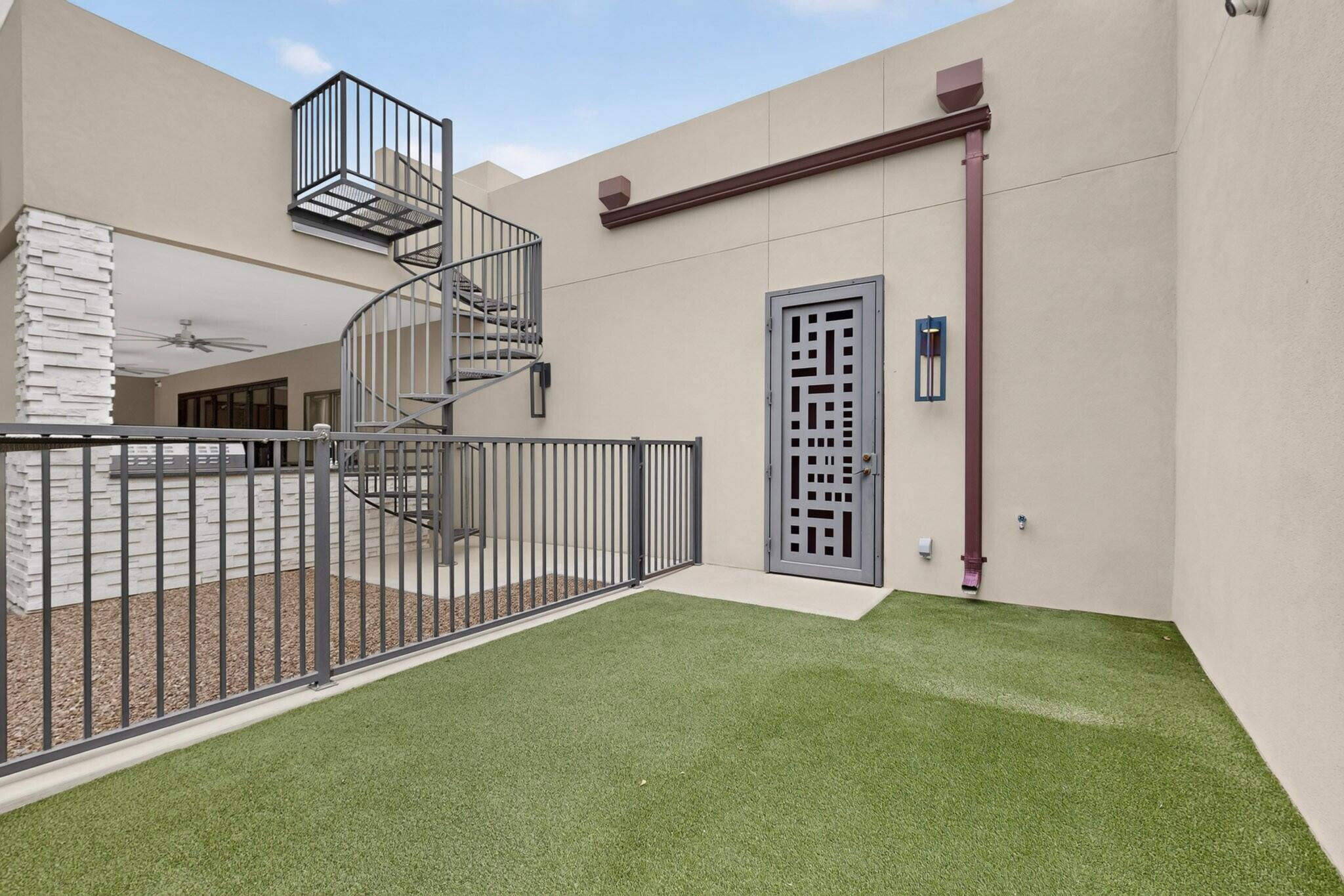 Photo 10 — 6201 Casa Blanca Drive NW