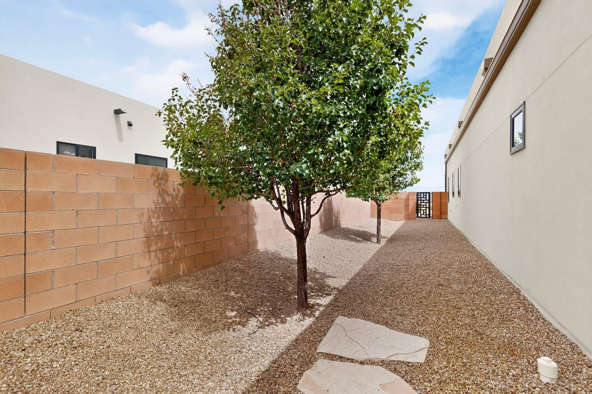 Photo 3 — 6201 Casa Blanca Drive NW