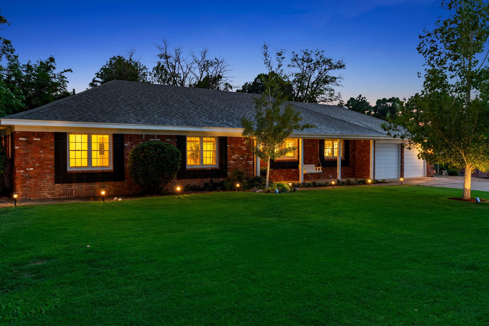 Photo 11 — 728 Stagecoach Road SE