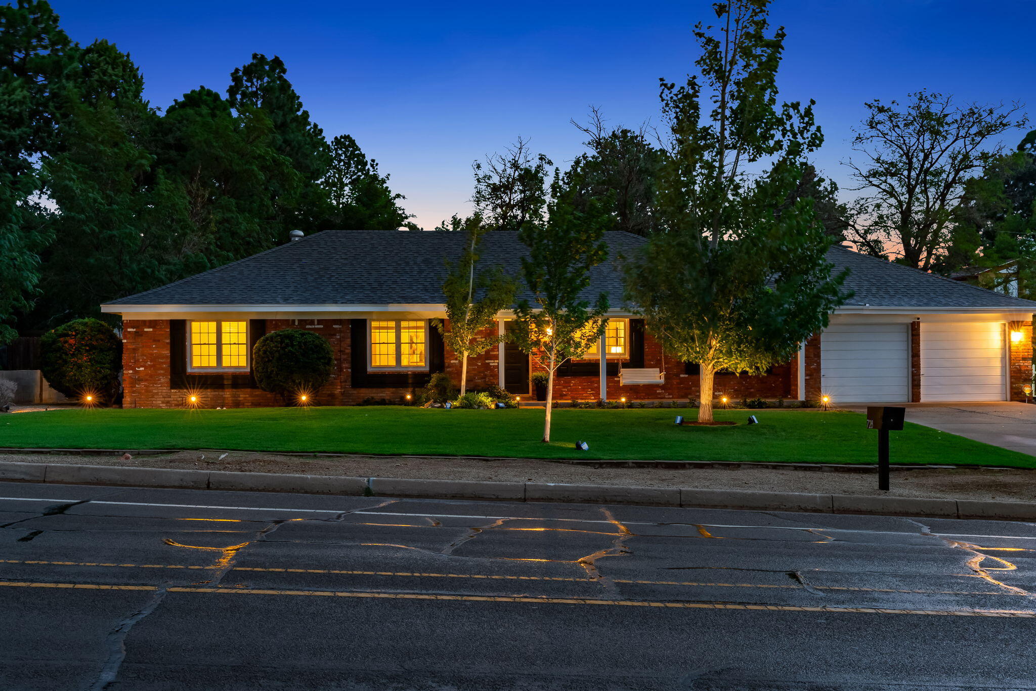 Photo 10 — 728 Stagecoach Road SE