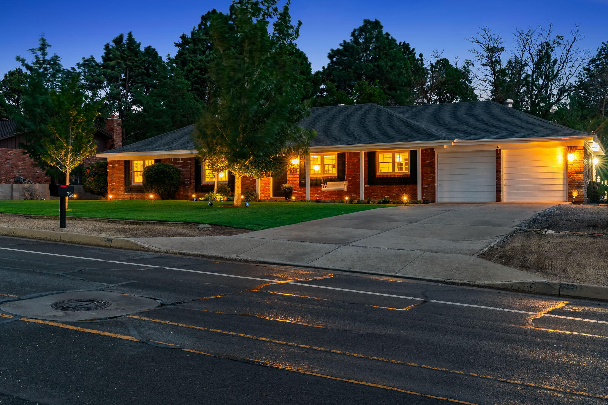 Photo 9 — 728 Stagecoach Road SE
