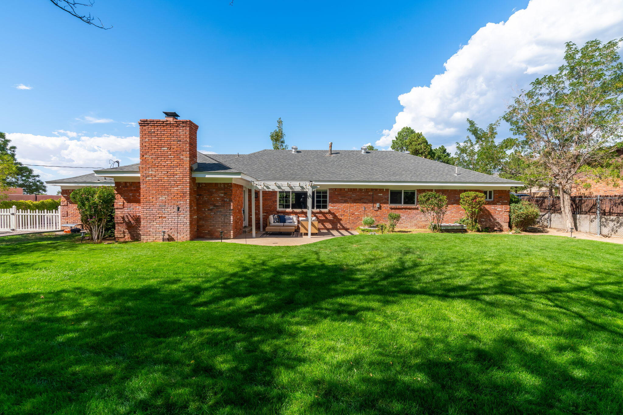Photo 4 — 728 Stagecoach Road SE