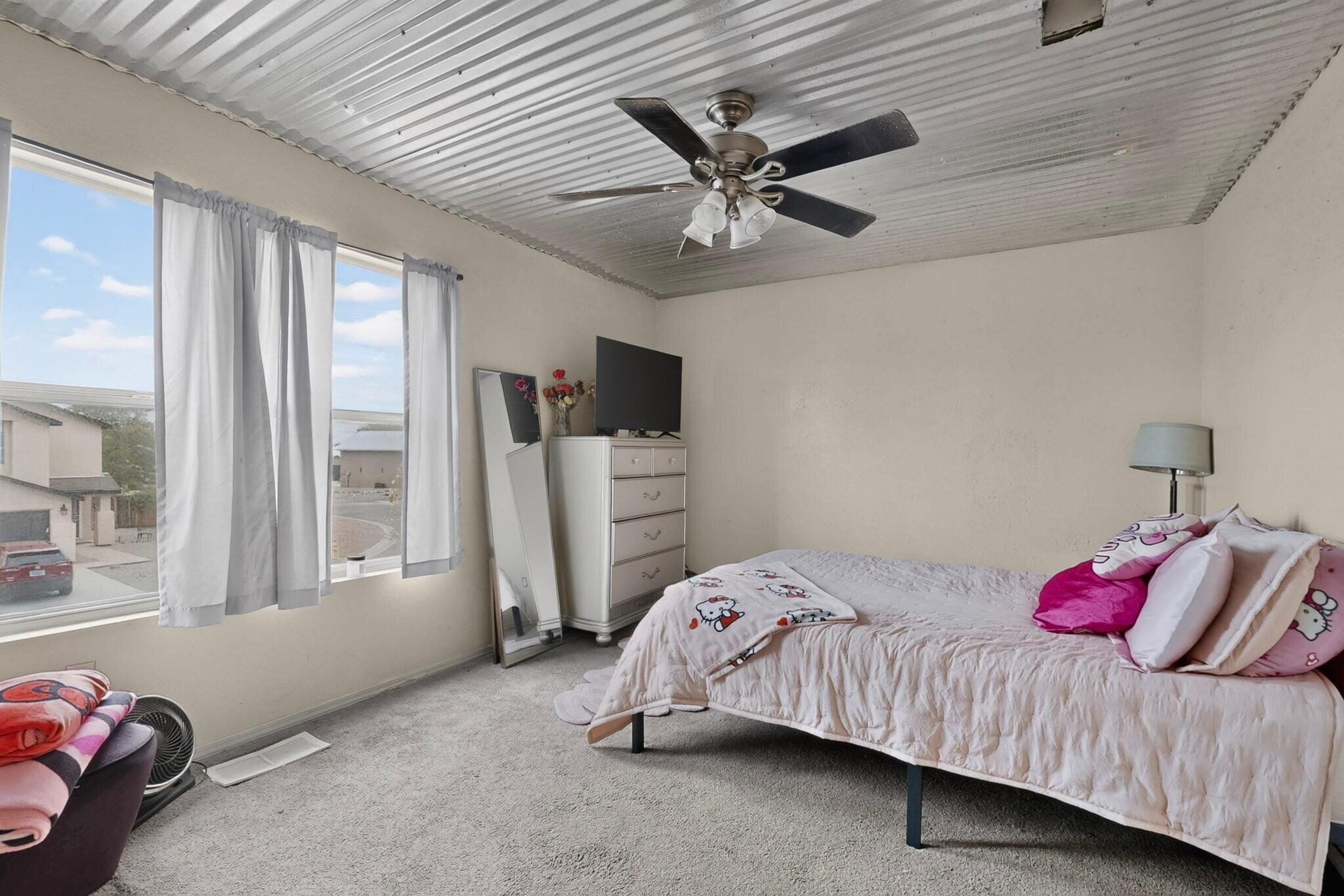 Photo 2 — 119 Colinas Avenue NE