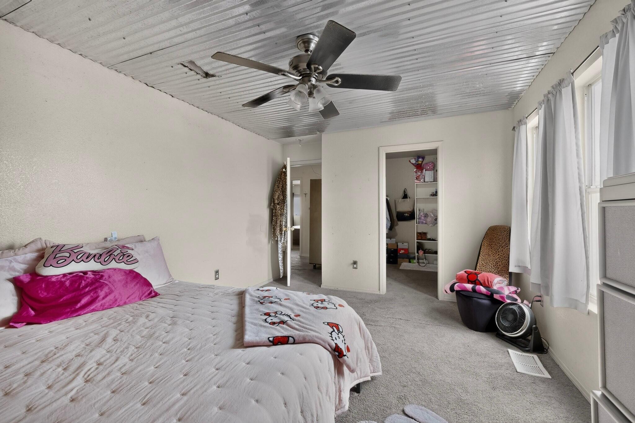 Photo 3 — 119 Colinas Avenue NE