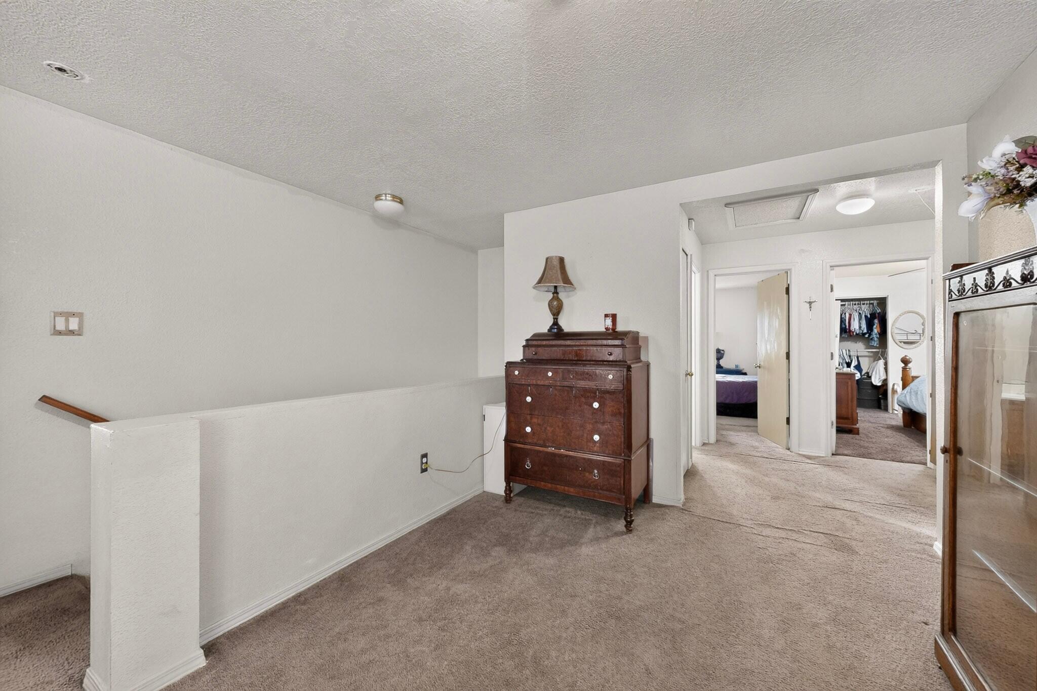Photo 5 — 119 Colinas Avenue NE