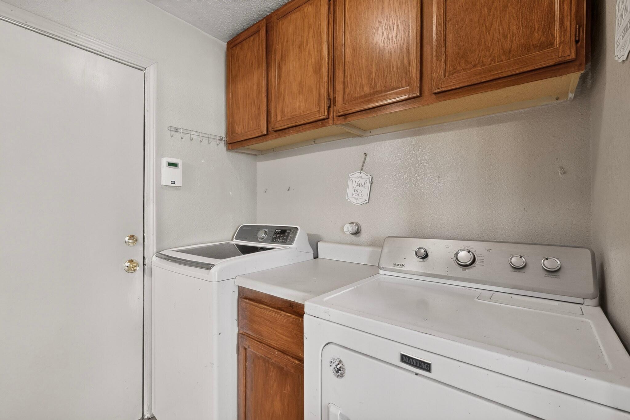 Photo 8 — 119 Colinas Avenue NE