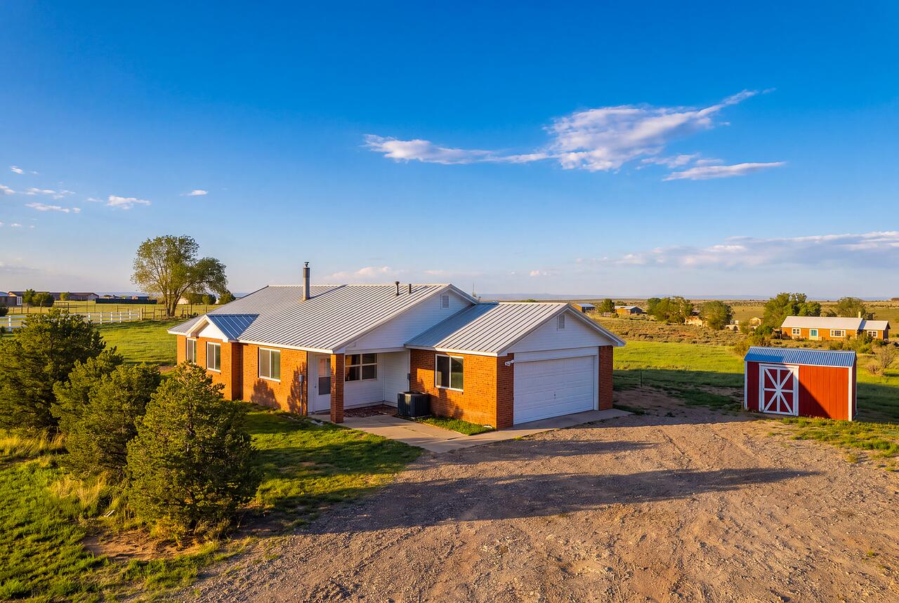 4 Kestrel Court, Edgewood, NM 87015