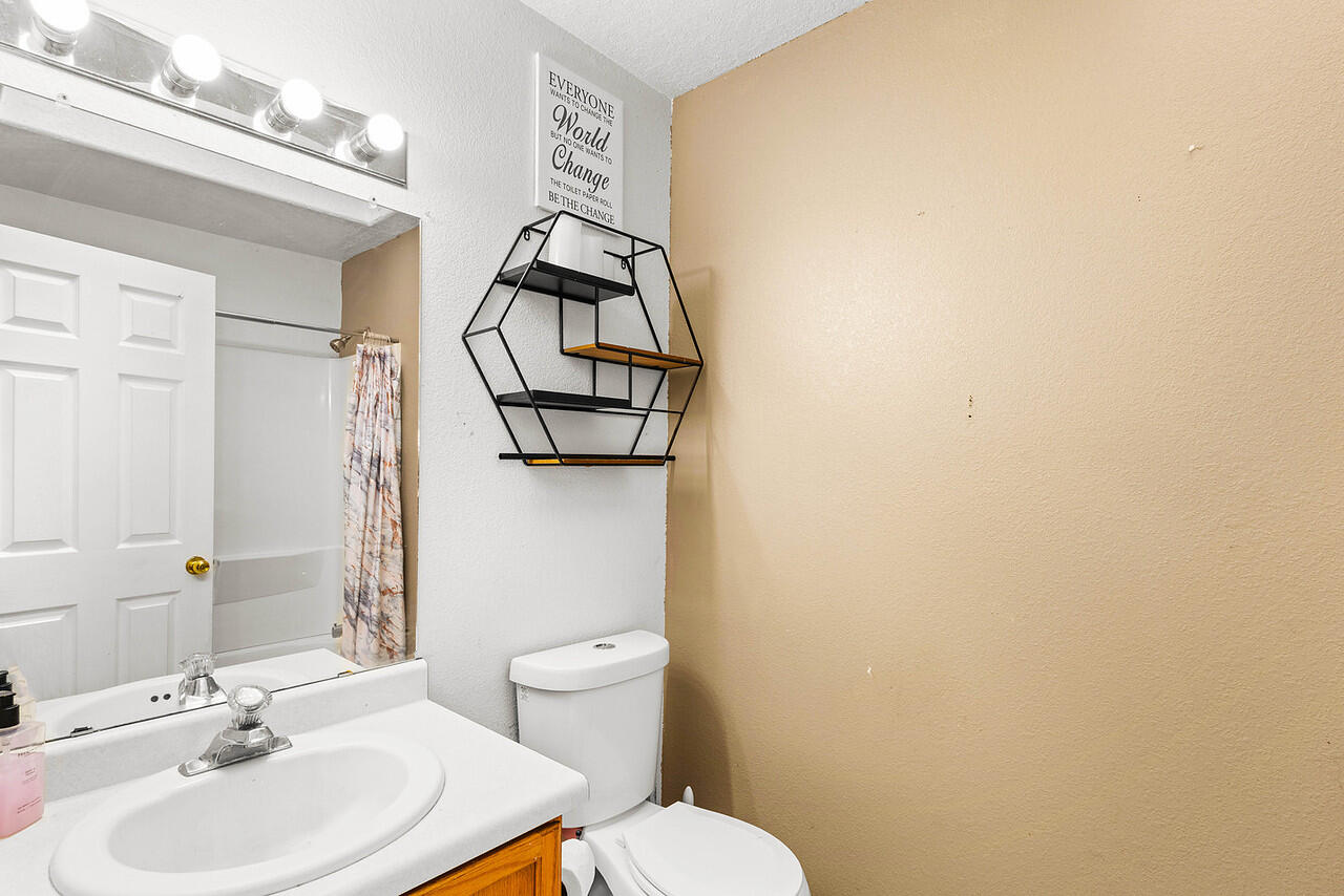 Photo 12 — 4 Kestrel Court