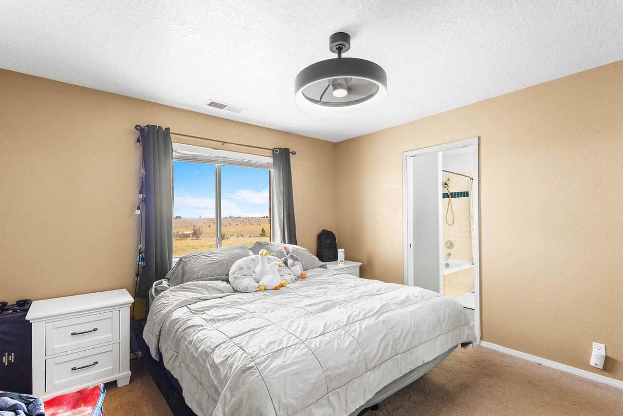 Photo 17 — 4 Kestrel Court