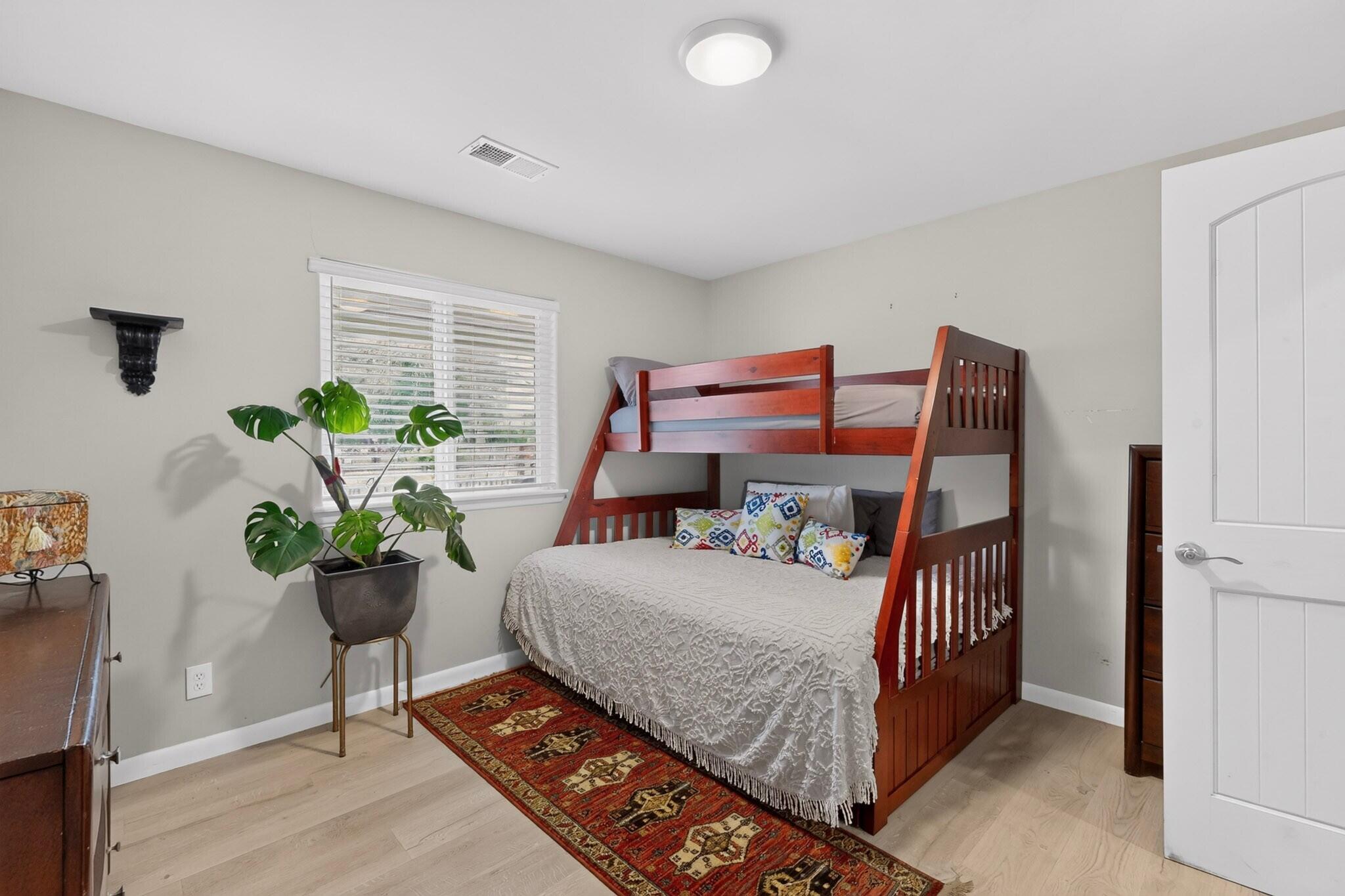 Photo 10 — 6015 Hubbell Circle SW