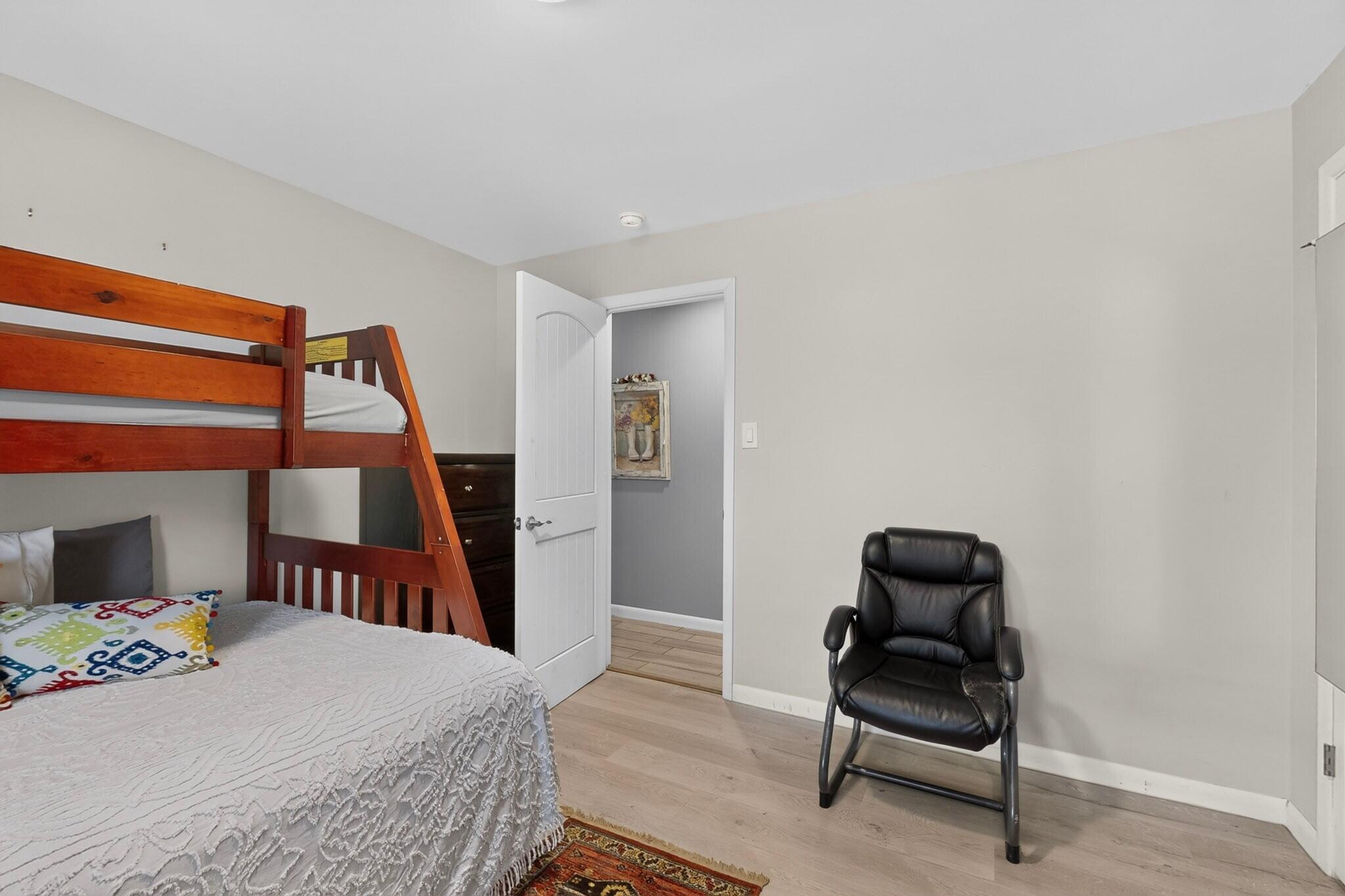 Photo 11 — 6015 Hubbell Circle SW