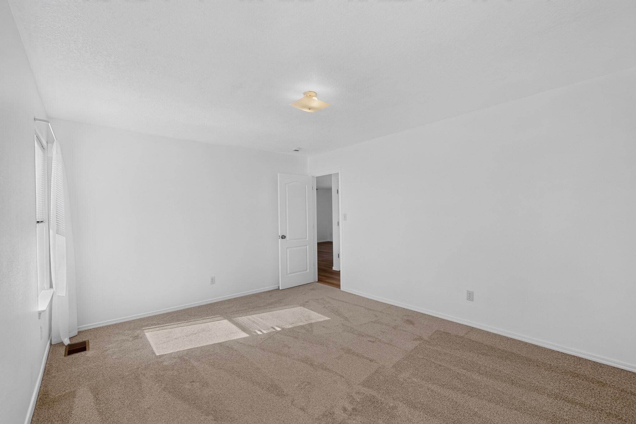 Photo 4 — 6113 Wildflower Pass NE