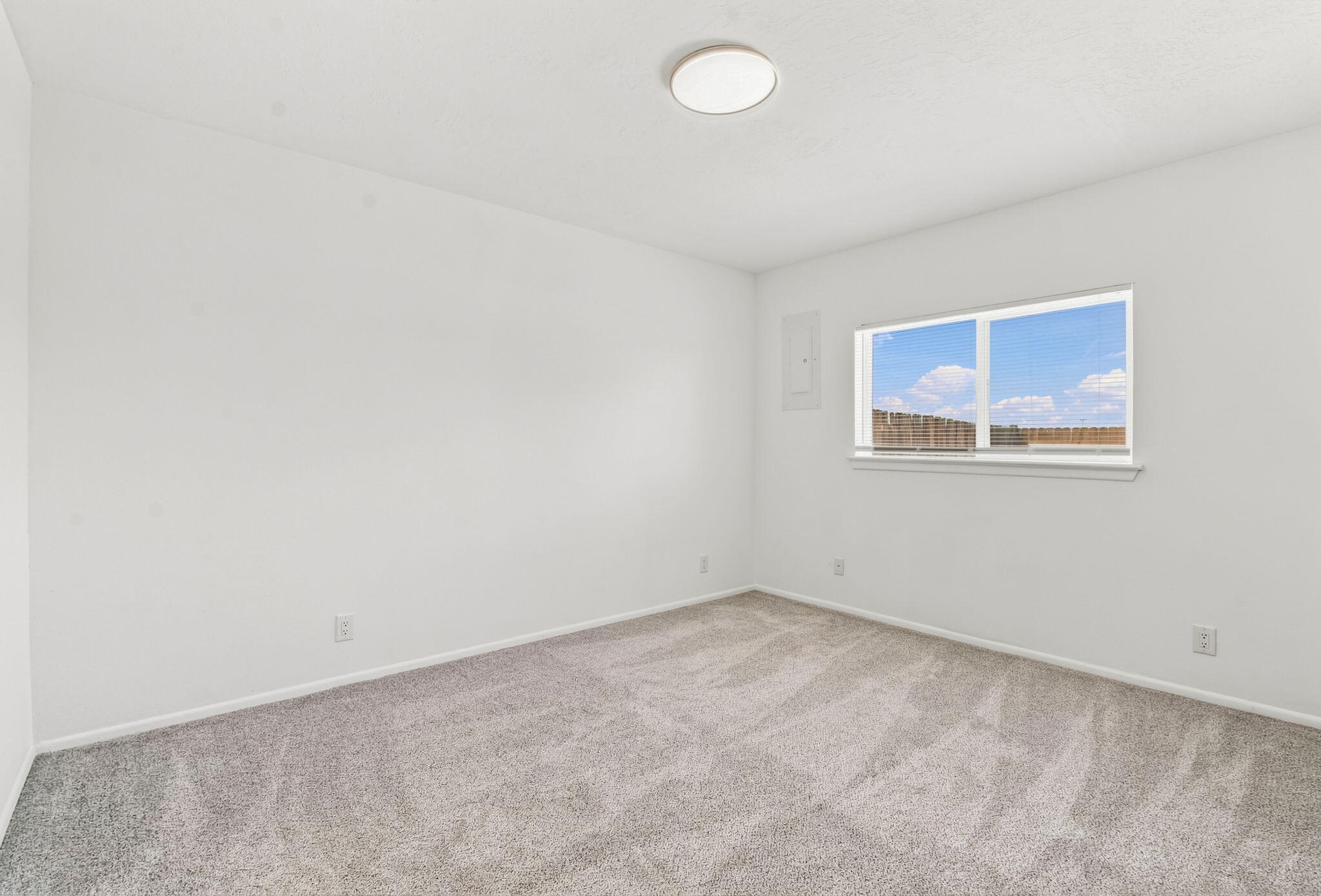 Photo 12 — 3323 Grogan Street NW