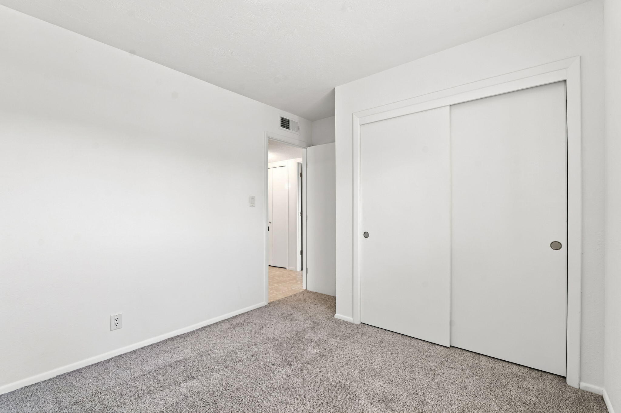 Photo 17 — 3323 Grogan Street NW