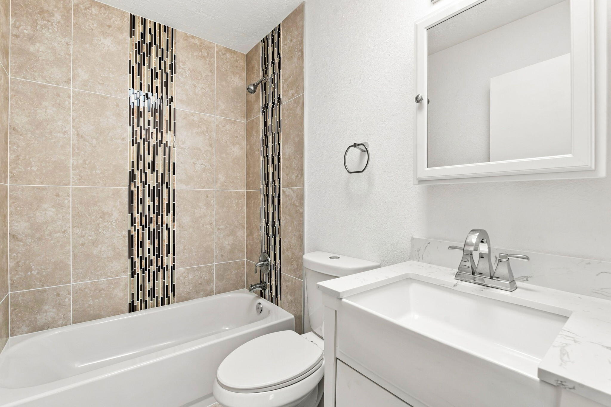 Photo 19 — 3323 Grogan Street NW
