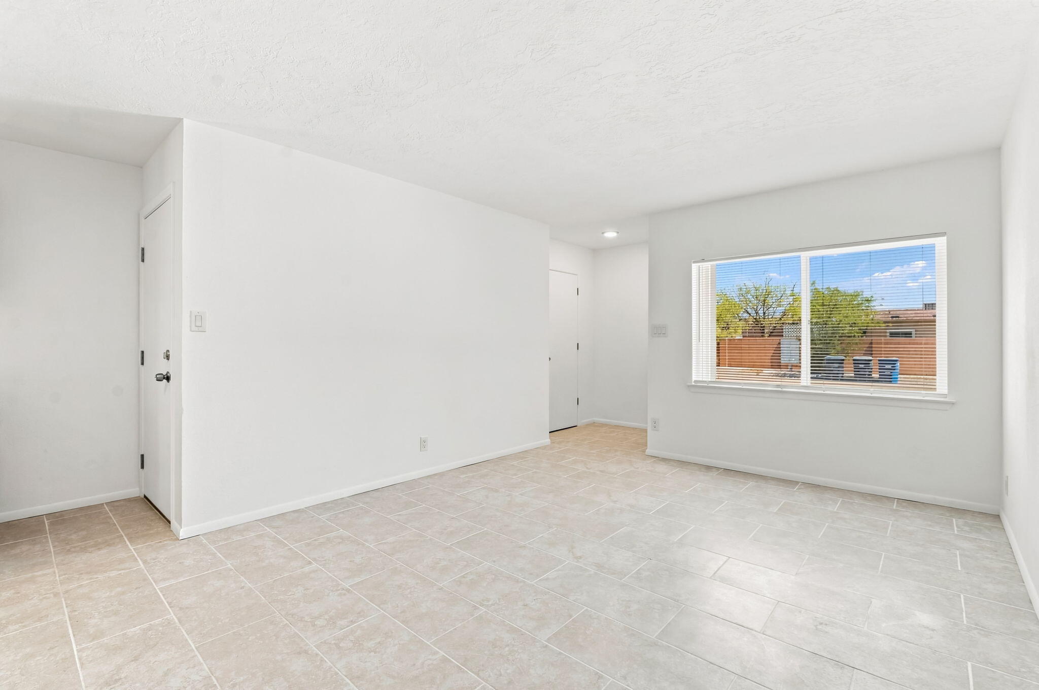 Photo 4 — 3323 Grogan Street NW