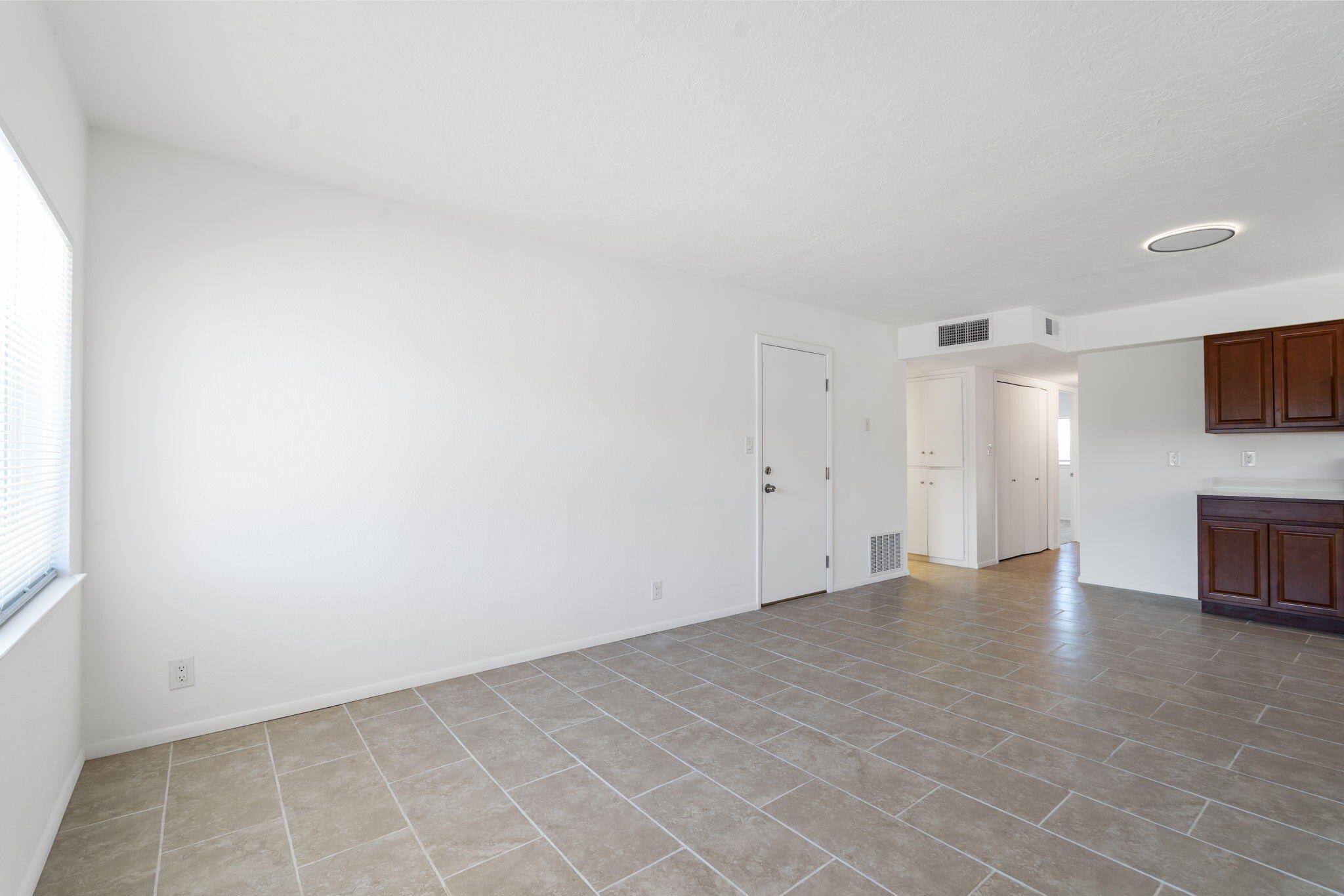 Photo 8 — 3323 Grogan Street NW