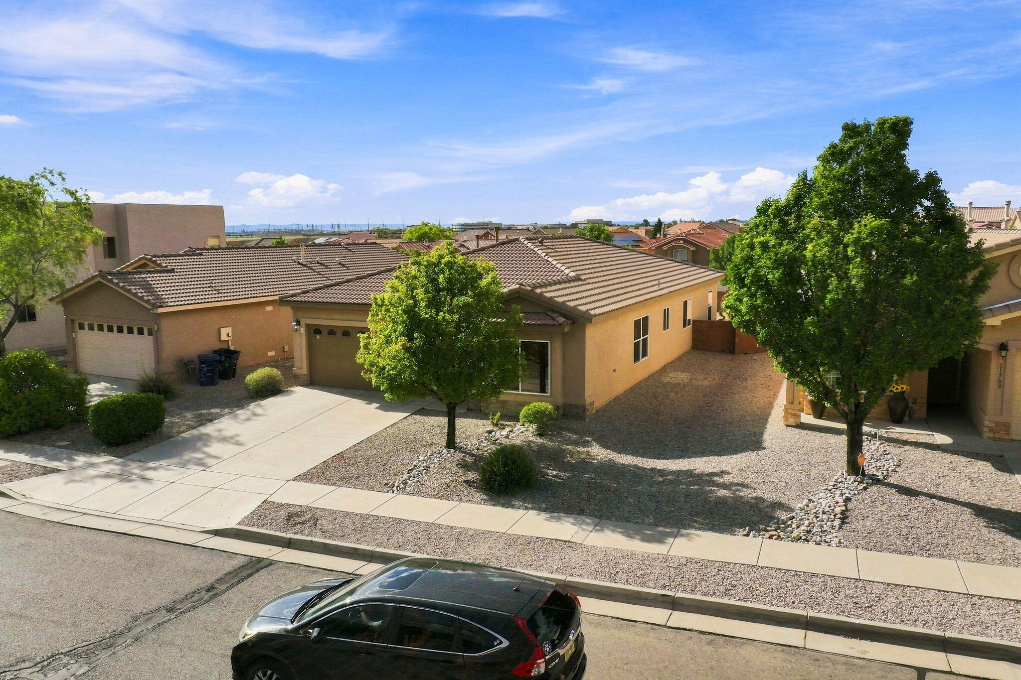 Photo 2 — 11705 Blue Ribbon Road SE