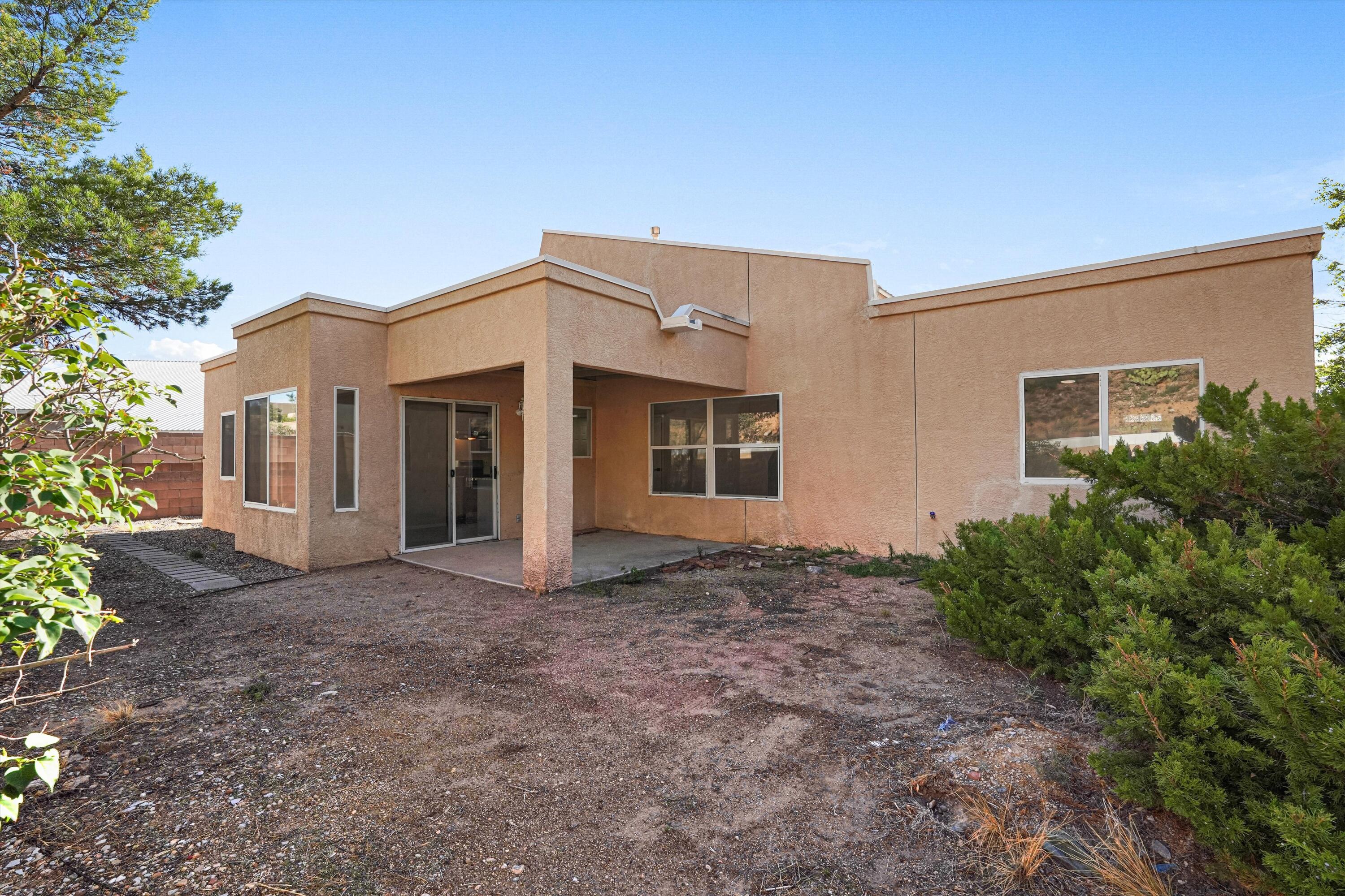 Photo 13 — 323 Pinon Creek Road SE
