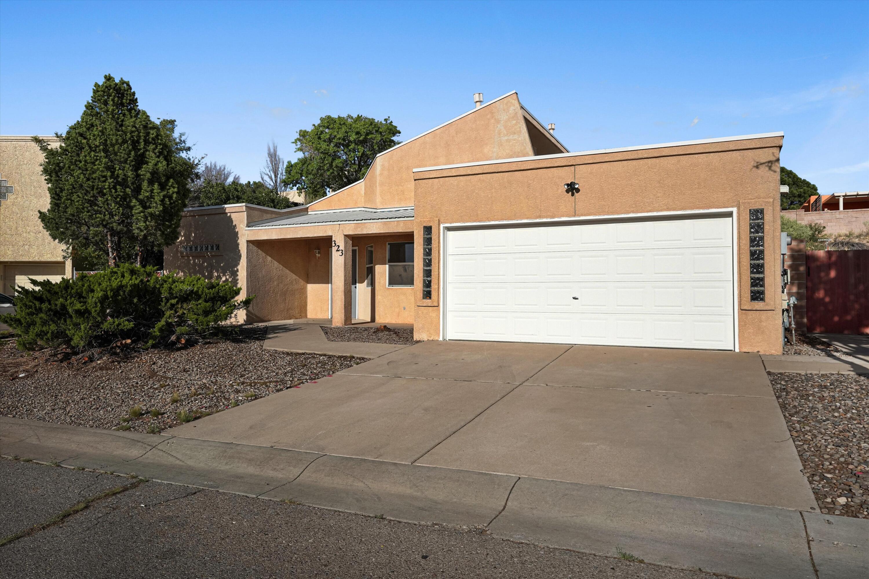 Photo 14 — 323 Pinon Creek Road SE