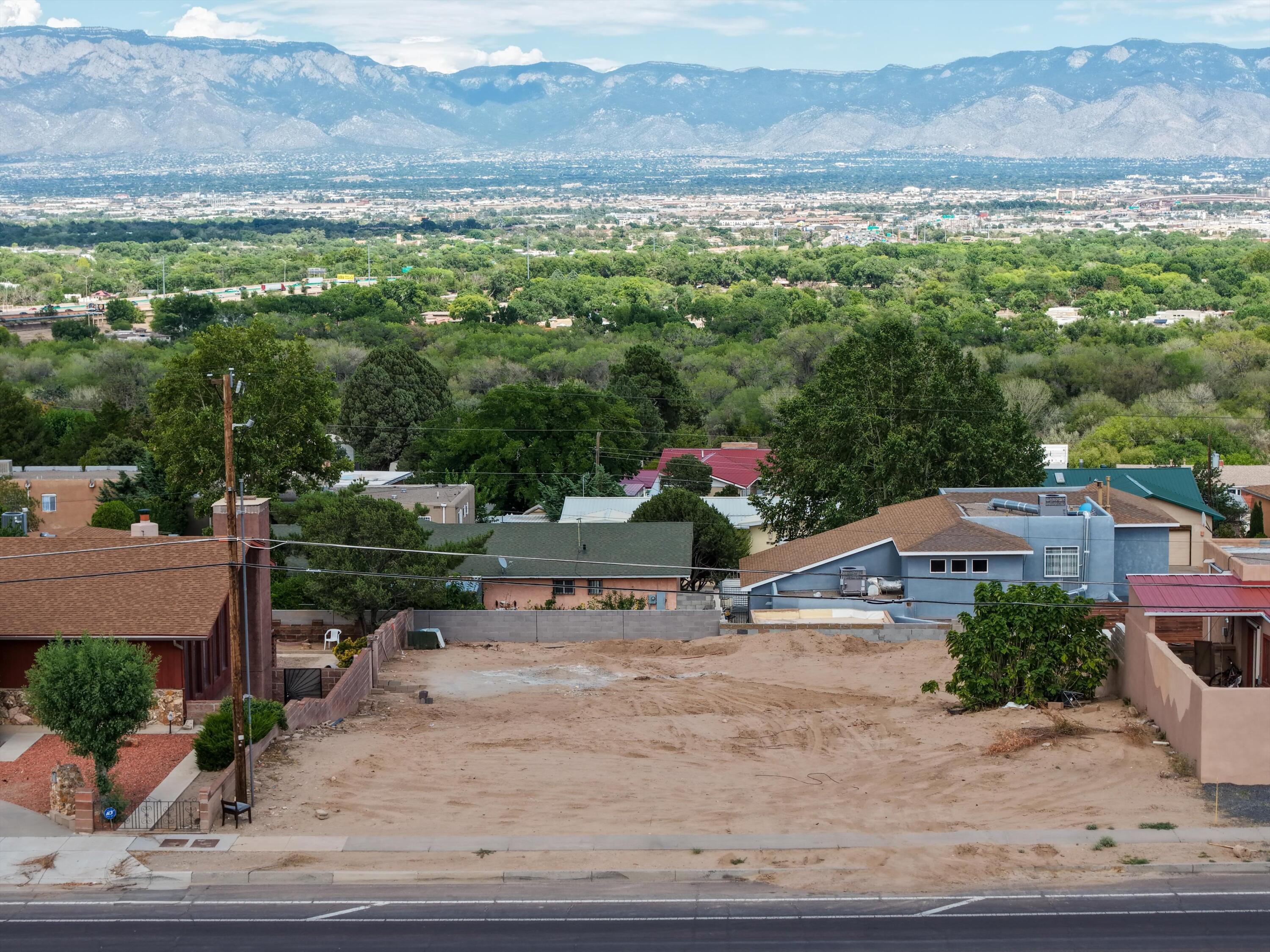 1412 Atrisco Drive NW, Albuquerque, NM 87105