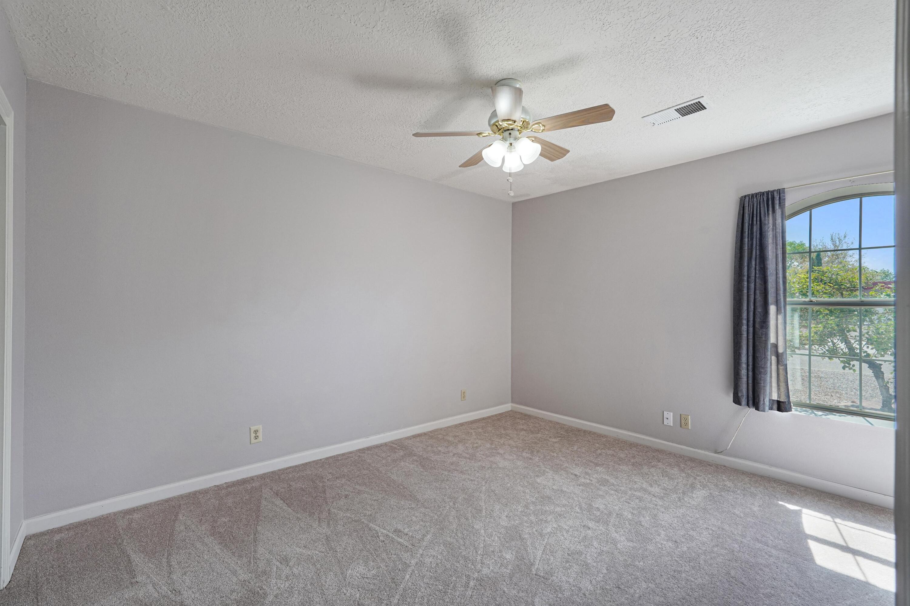 Photo 14 — 2566 Diamond Peak Drive NE