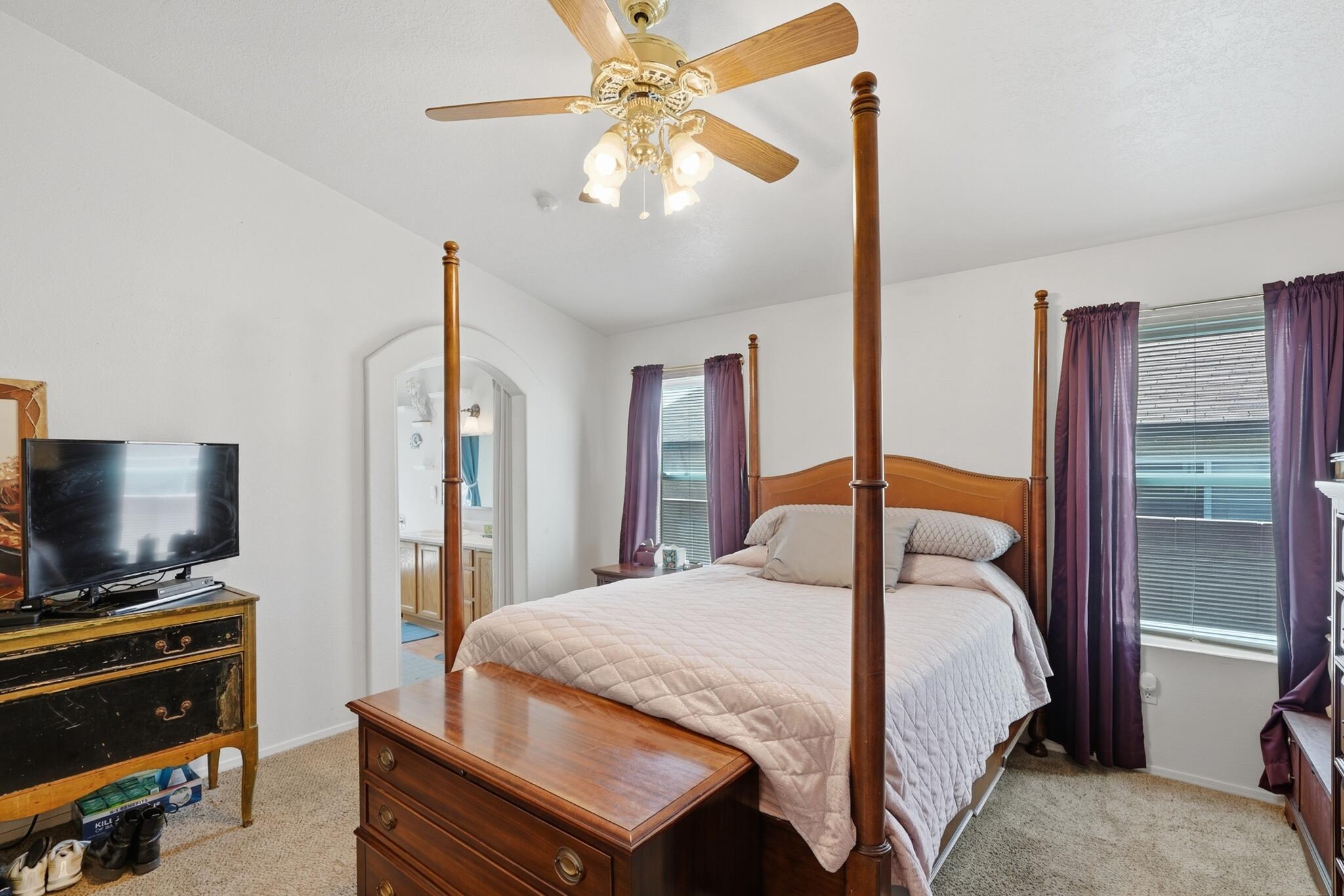 Photo 11 — 10612 Satellite Street NW
