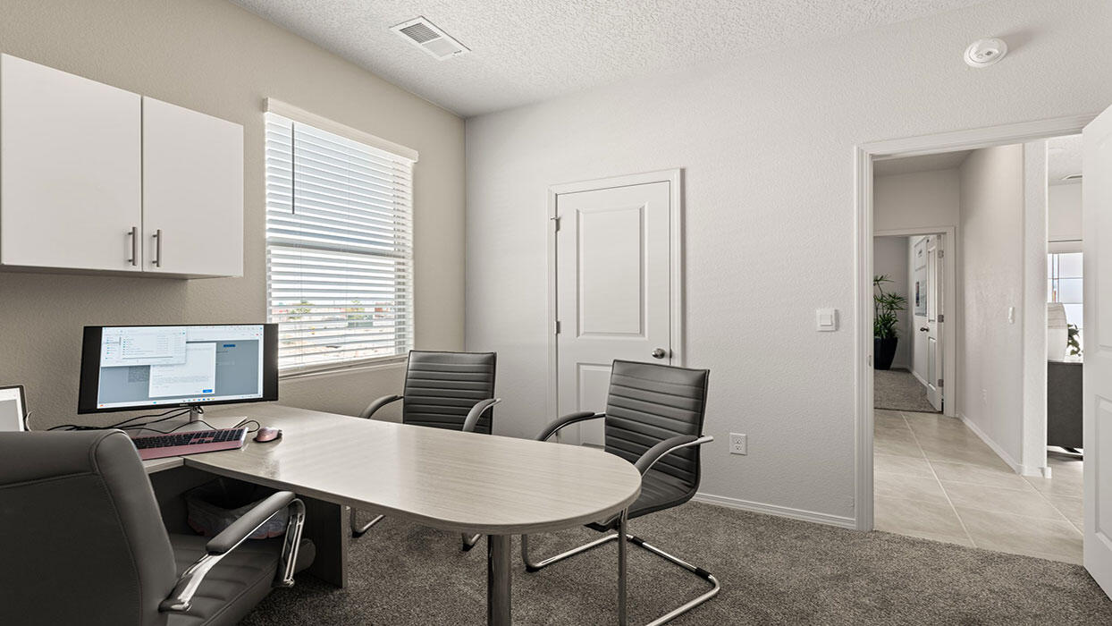 Photo 4 — 5511 Sagan Loop SE