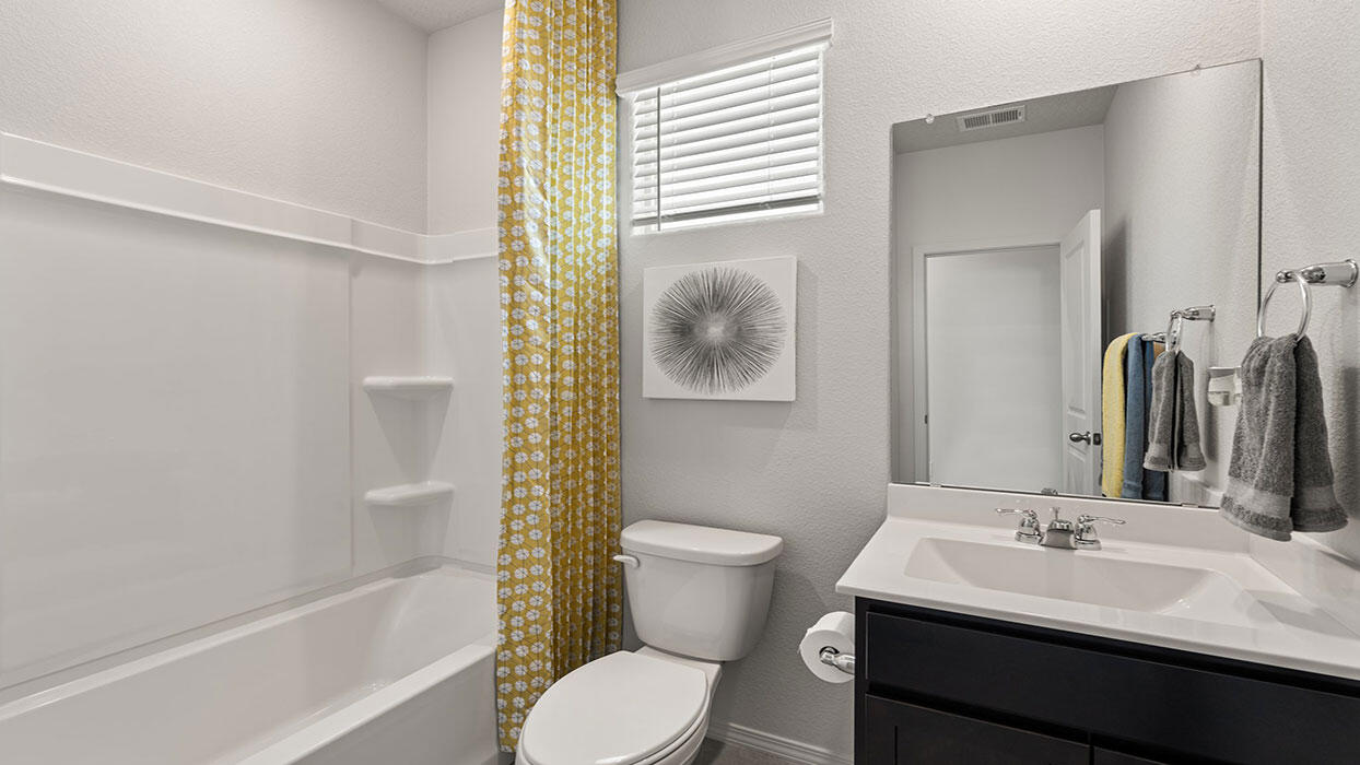 Photo 5 — 5511 Sagan Loop SE
