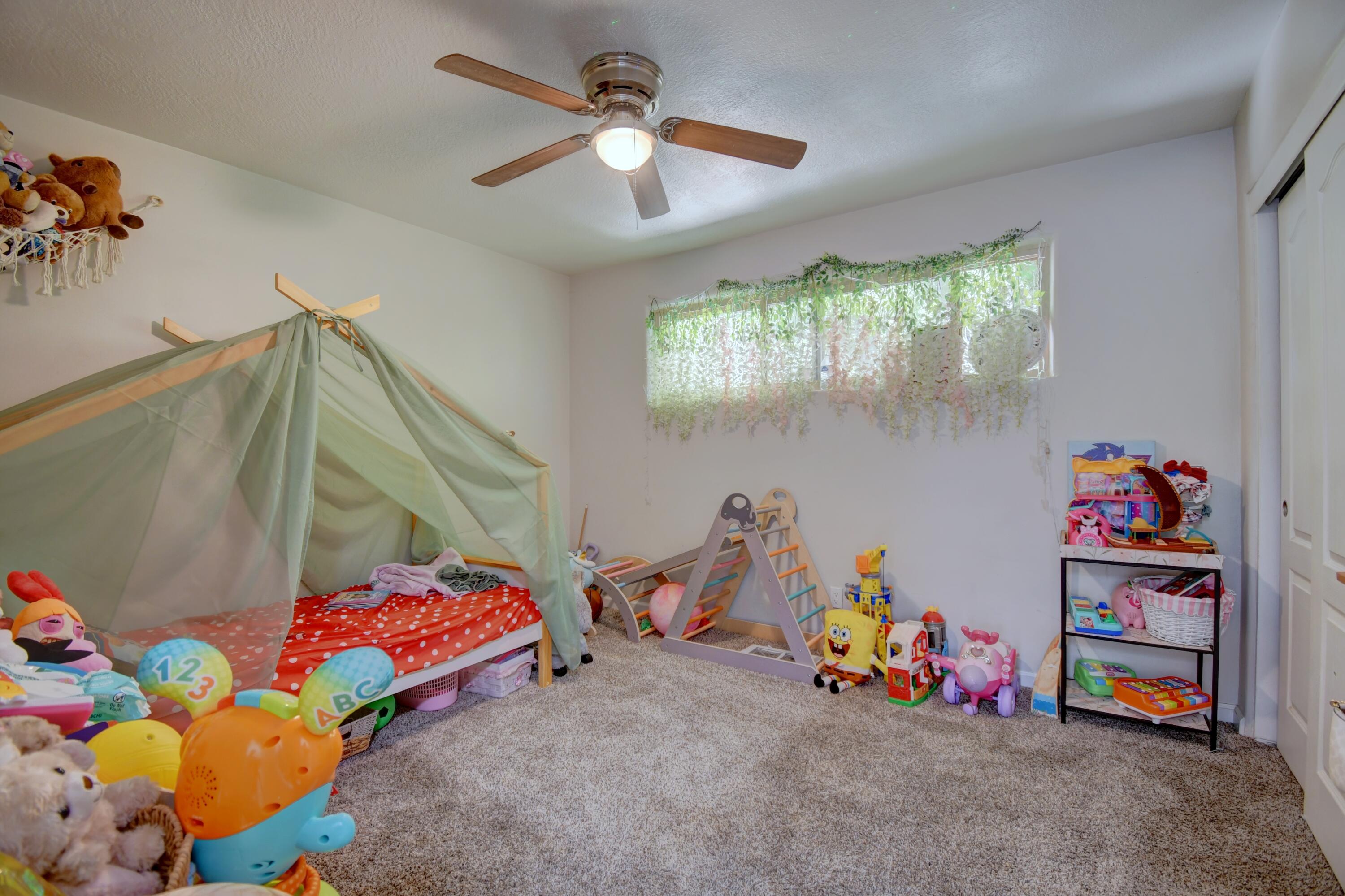 Photo 7 — 705 Truman Street NE