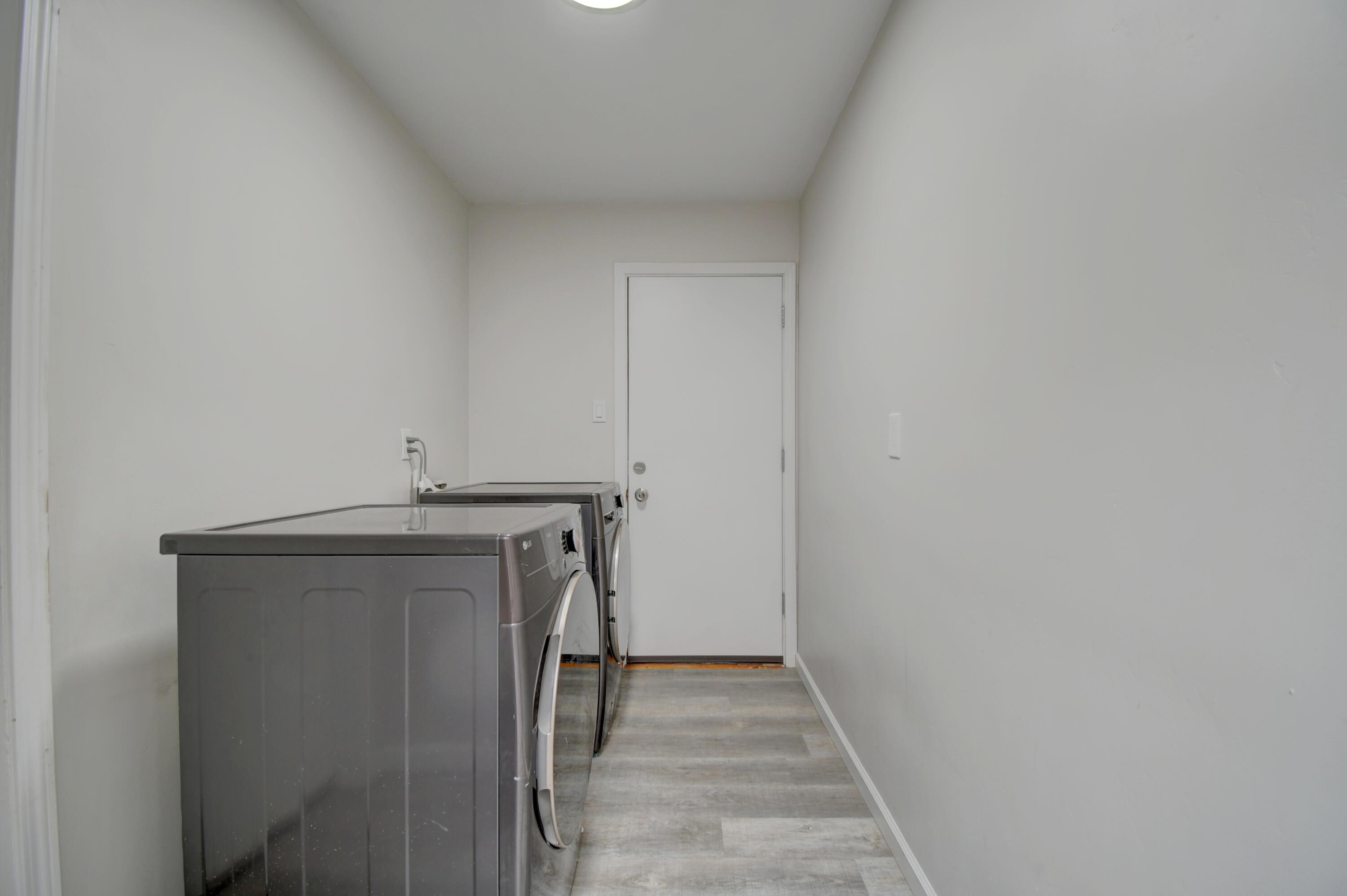 Photo 4 — 705 Truman Street NE