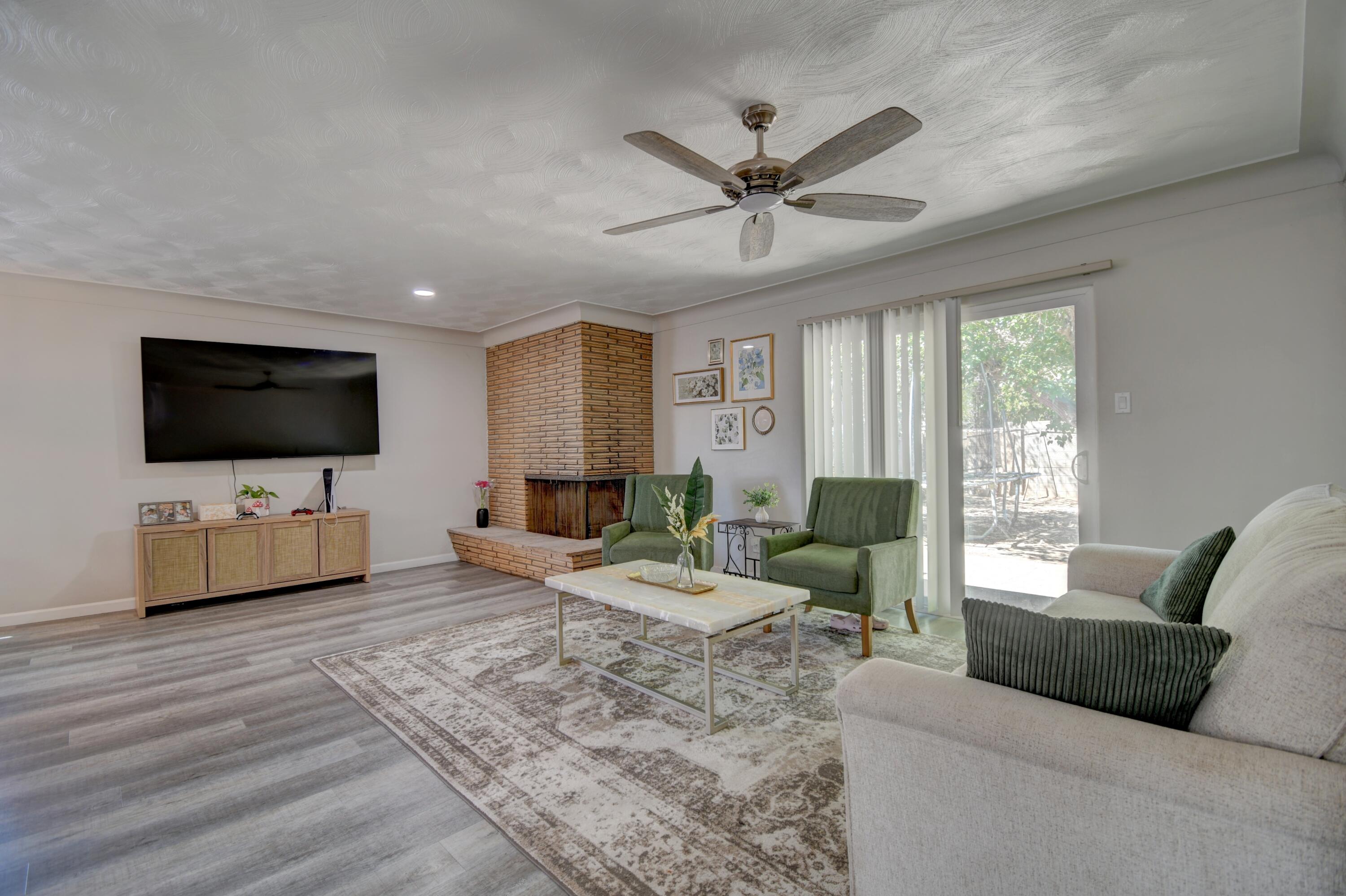 Photo 13 — 705 Truman Street NE