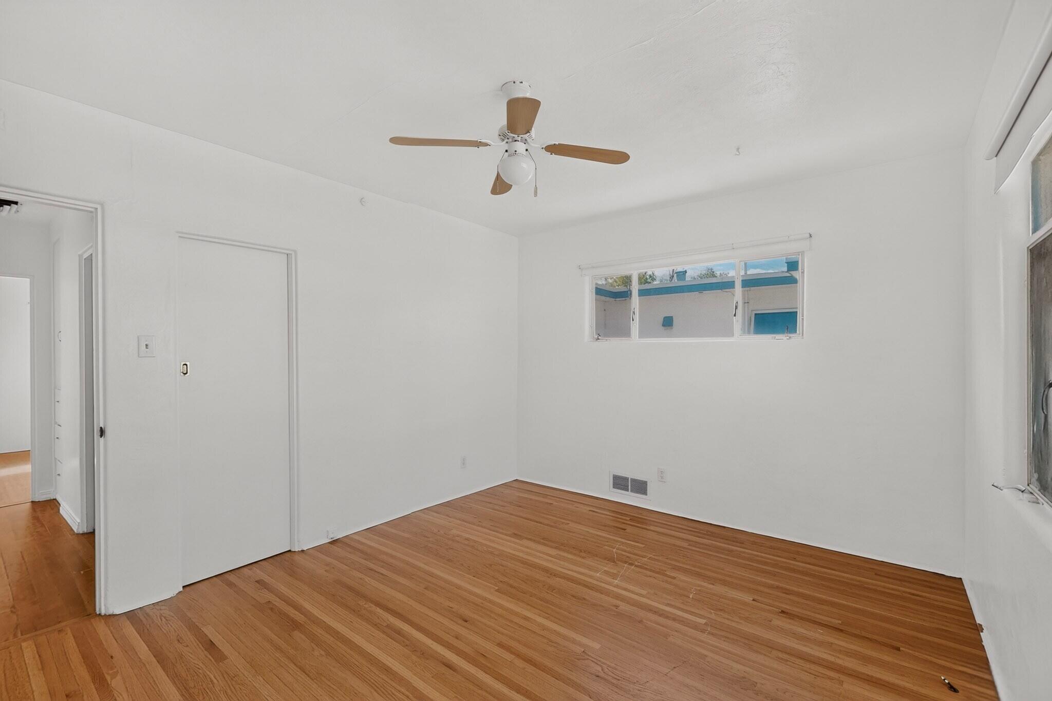 Photo 20 — 334 Chula Vista Place NE